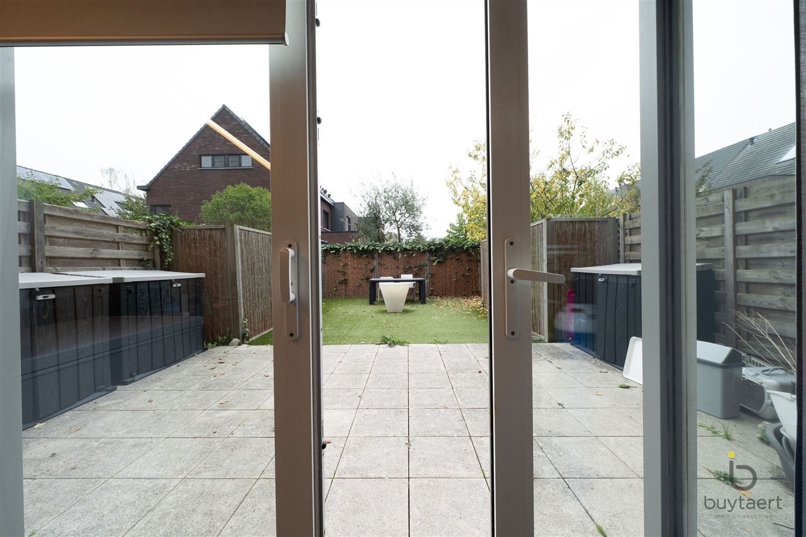 RUIME EN LICHTRIJKE PRAKTIJK IN GELIJKVLOERSAPPARTEMENT MET PRIVÉ-TUIN foto 26