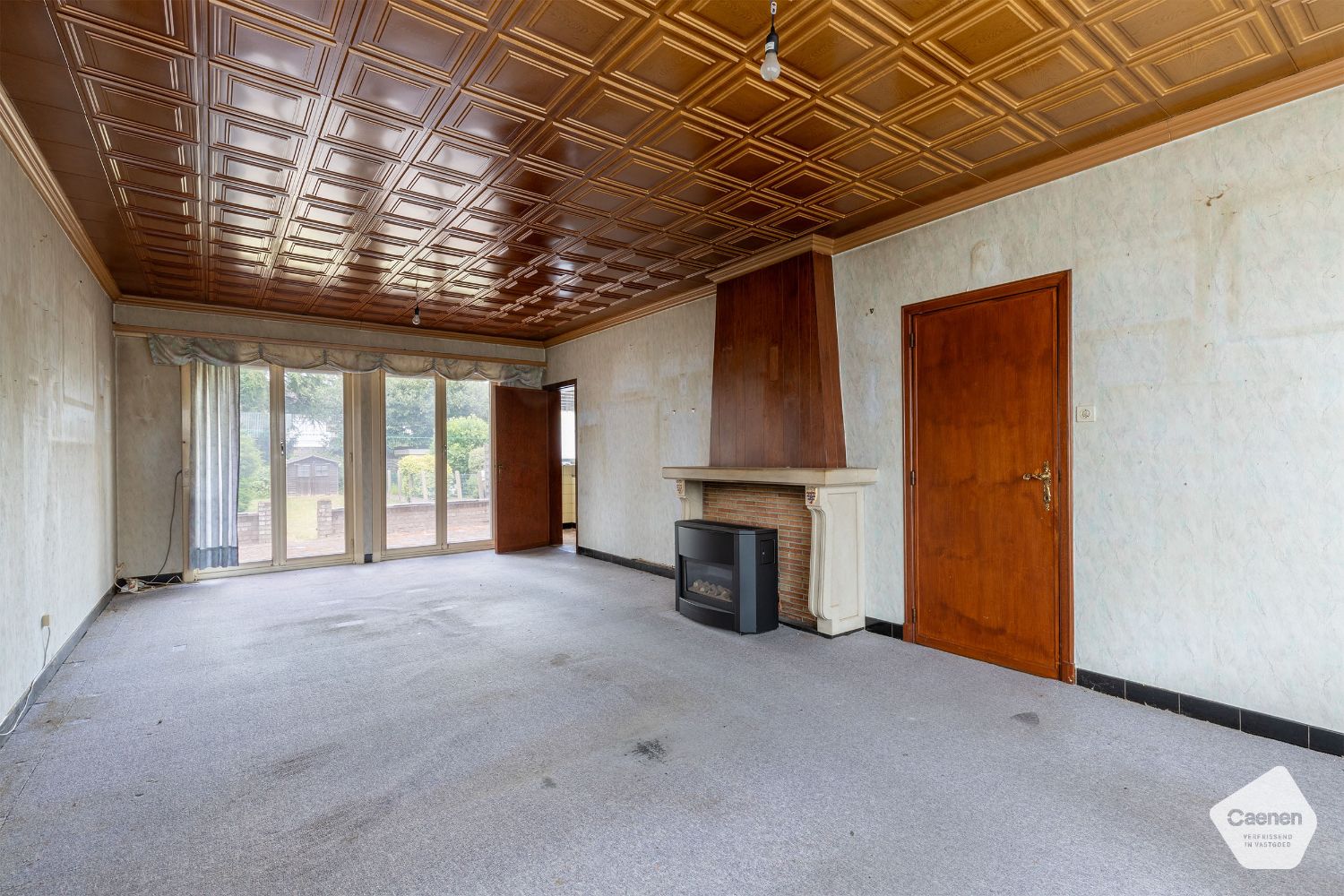 TE RENOVEREN STEVIGE HALF-OPEN WONING op CENTRALE LIGGING met 4 slaapkamers en GARAGE foto 5
