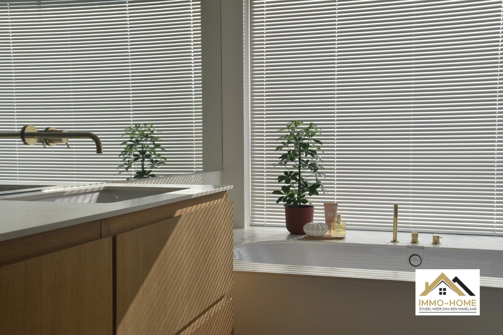Stijlvolle moderne woning met smart home in Zwijnaarde foto 8