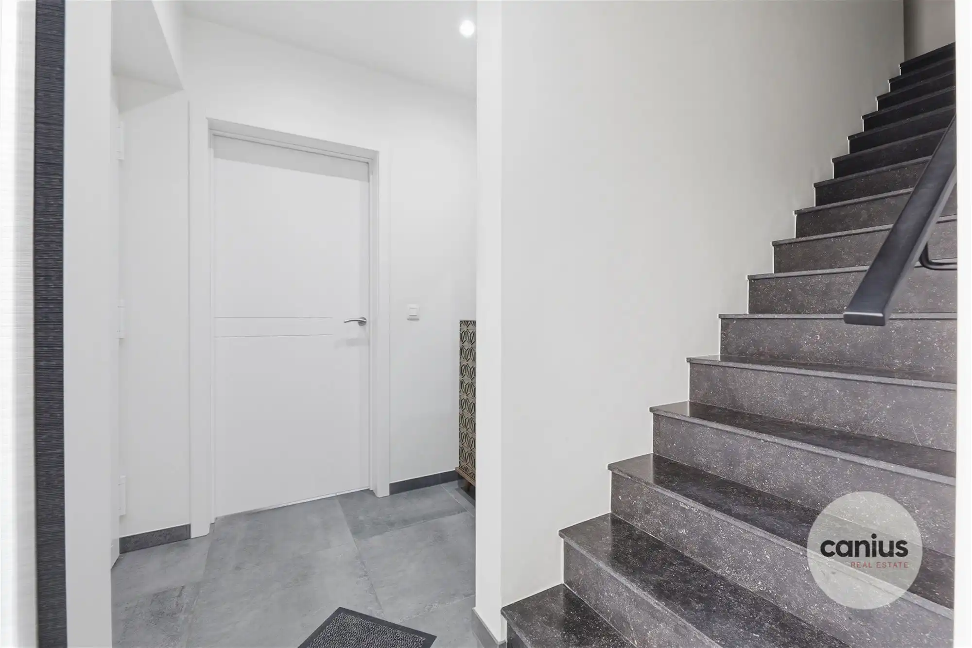 STIJLVOLLE, ENERGIEZUINIGE WONING MET LIFT, 3 SLAAPKAMERS EN PRACHTIGE TUIN NABIJ CENTRUM LANDEN foto 4