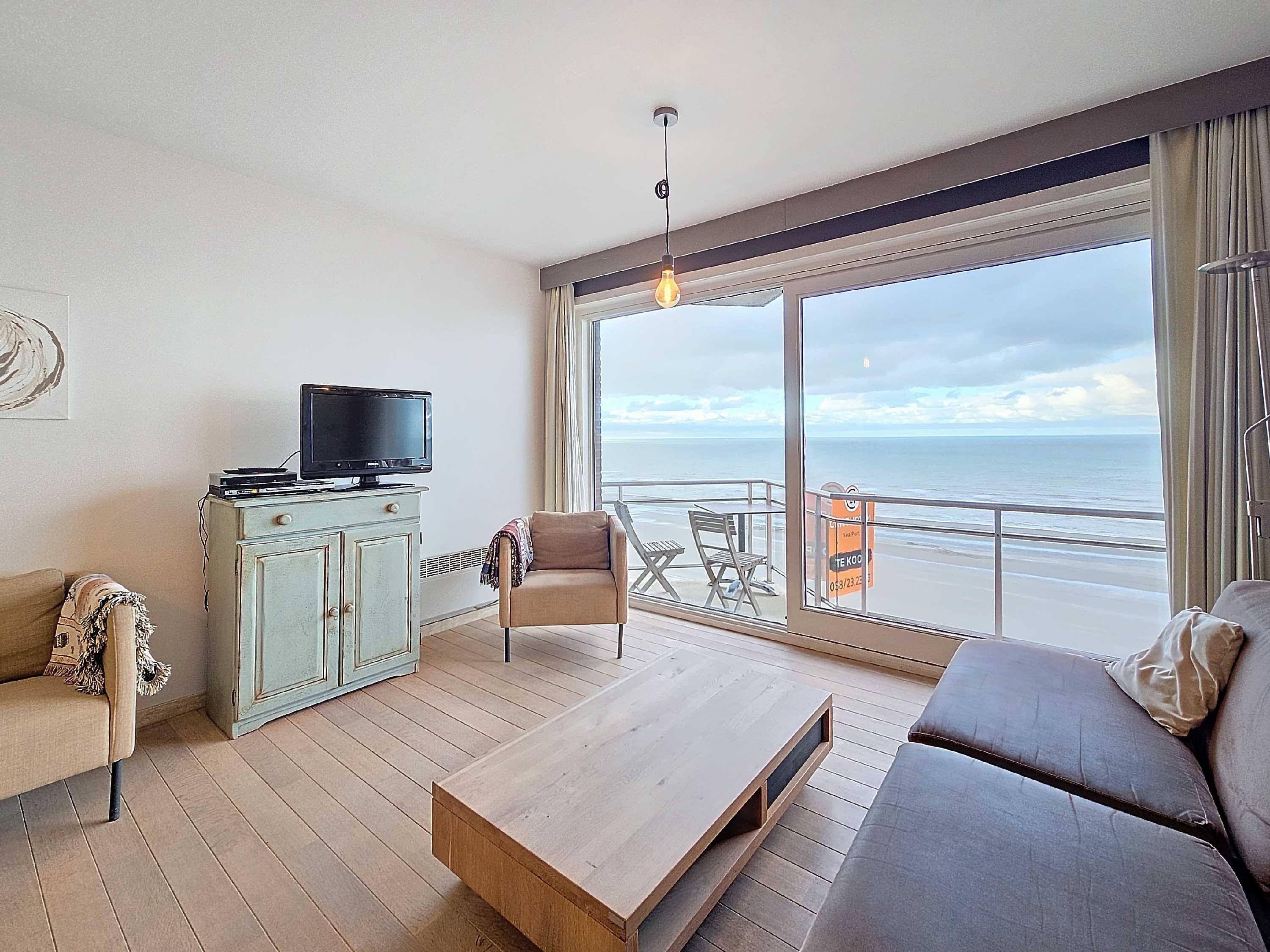 Instapklaar appartement met frontaal zeezicht te Nieuwpoort foto 3