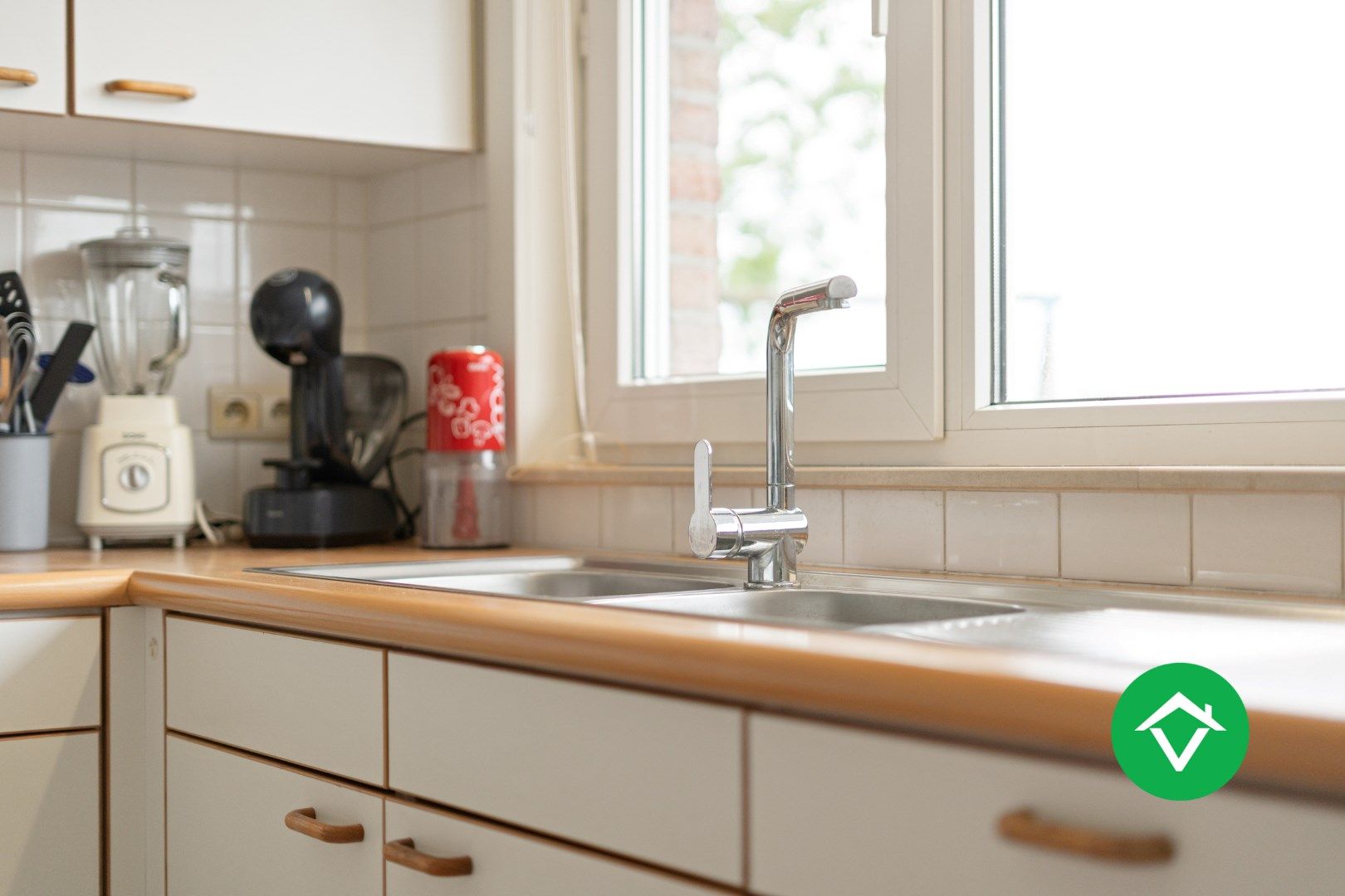 Instapklare woning met 3 slaapkamers en groene tuin te Koekelare foto 12