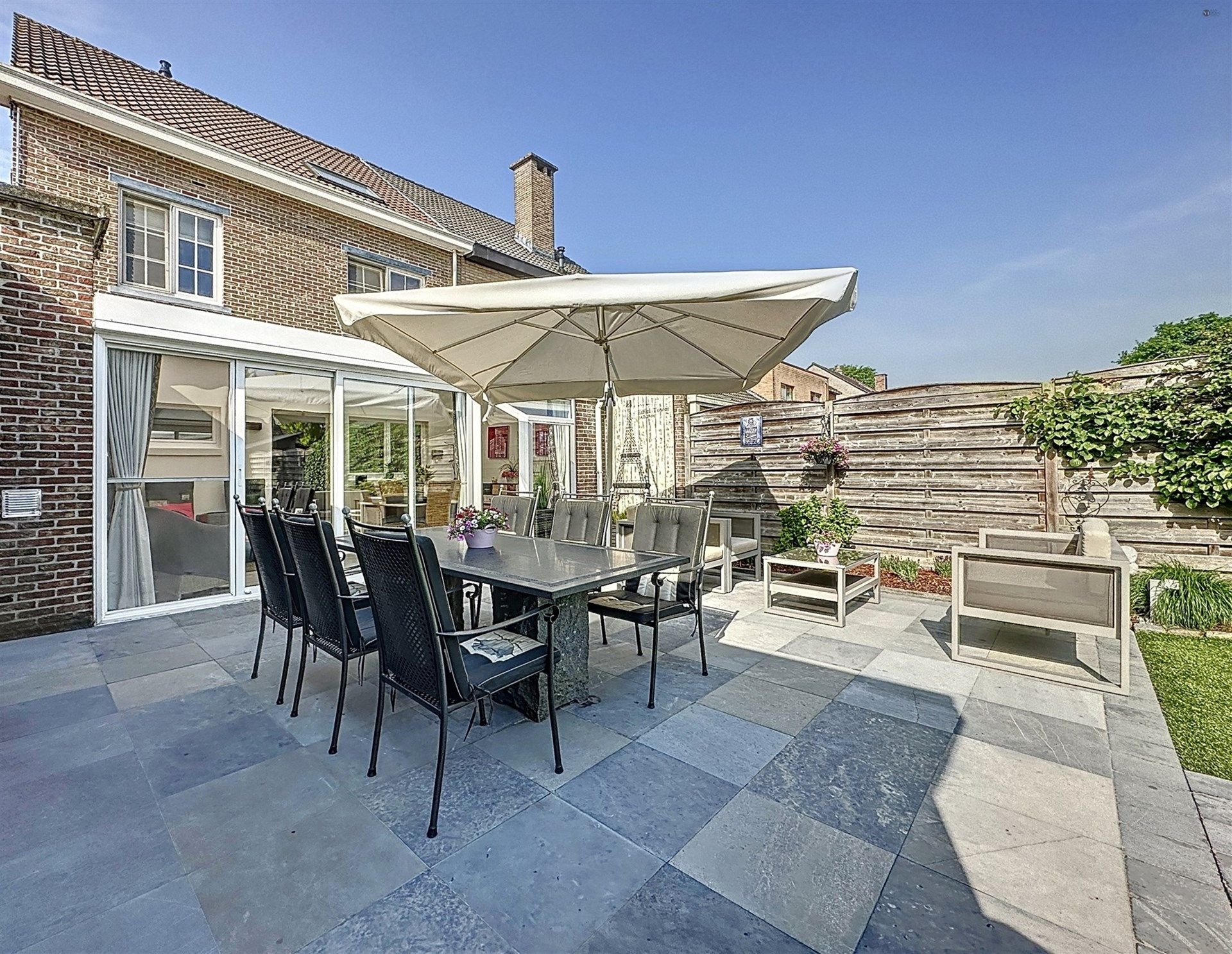 Rustig gelegen, instapklare, half open bebouwing met 5 slaapkamers, garage op perceel van 465m²! foto 11
