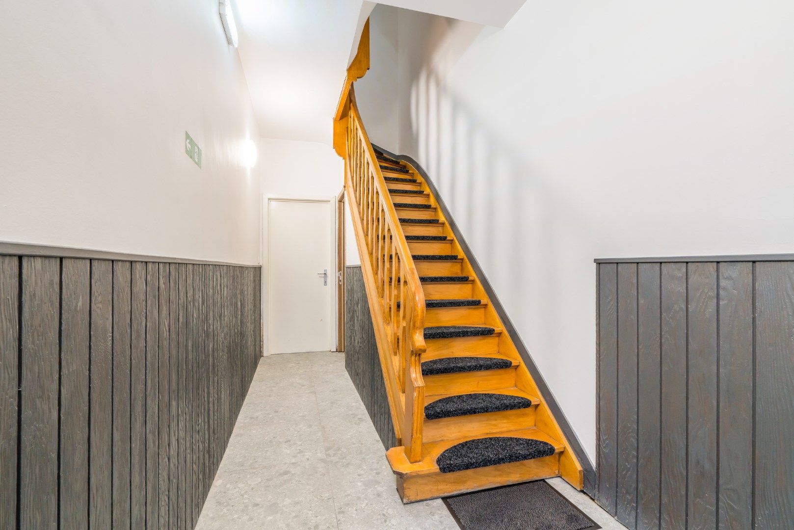 Volledig vernieuwd 2-slaapkamerappartement! foto 9