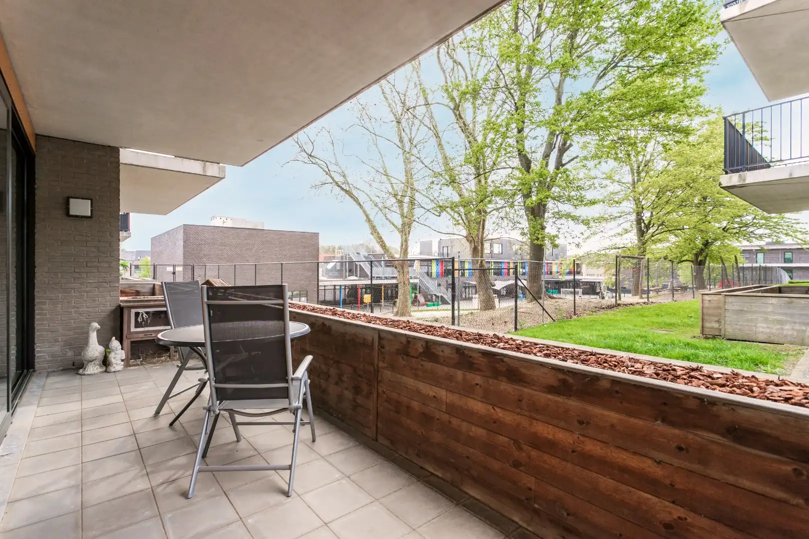 Instapklaar en energiezuinig gelijkvloers appartement met 2 SLPKS, tuin en terras foto 5