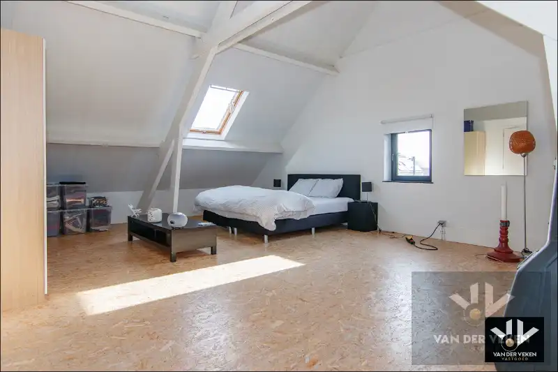 HALFOPEN WONING IN RUSTIGE OMGEVING TOFFE GEZINSWONING foto 18