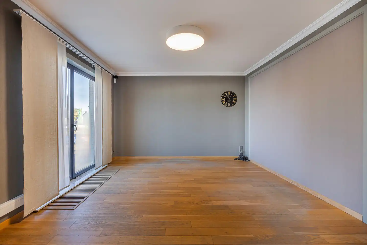 STIJLVOL KANTOOR MET UITSTEKENDE VISIBILITEIT EN BEREIKBAARHEID TE LUMMEN! foto 8