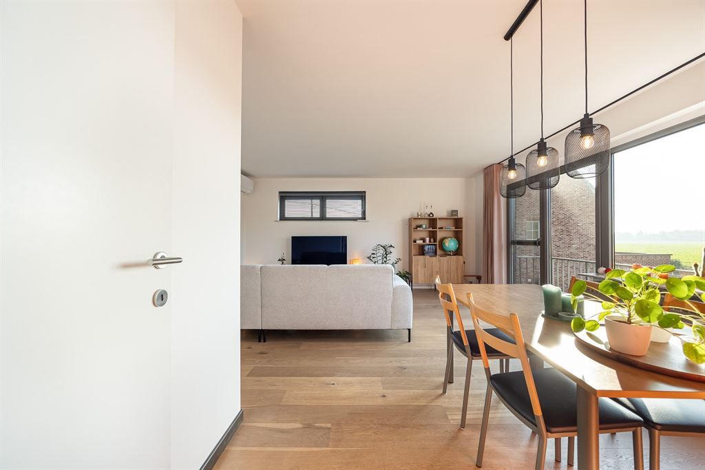 Gerenoveerd appartement met prachtig uitzicht foto 10
