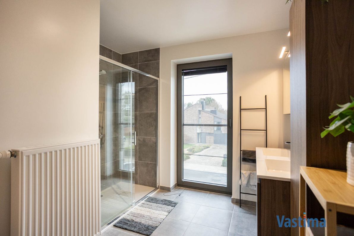 Recente gezinswoning met ruimte, comfort én een uitstekende ligging foto 13