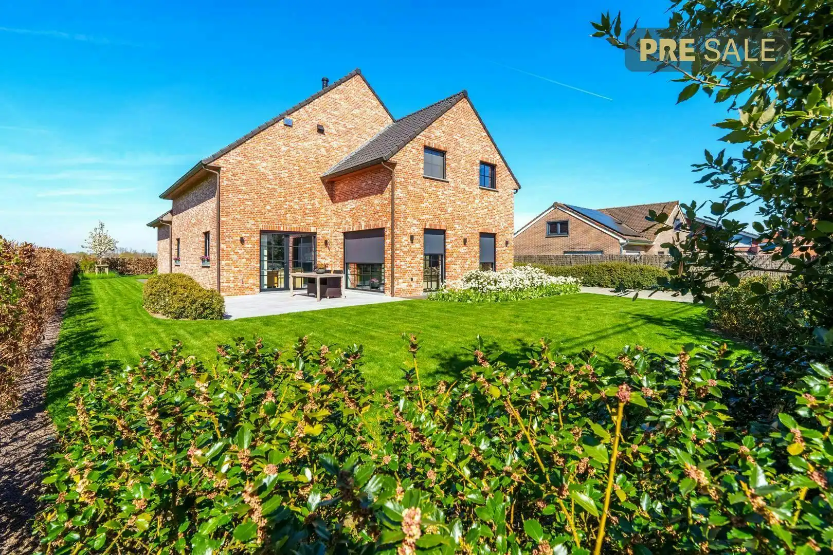 Exclusief Wonen: moderne, landelijke villa met mooi uitzicht foto {{pictureIndex}}