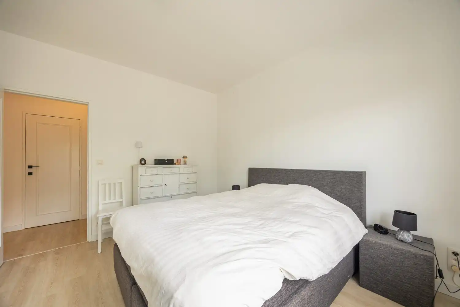 Recent gerenoveerd 2-slaapkamer appartement foto 13