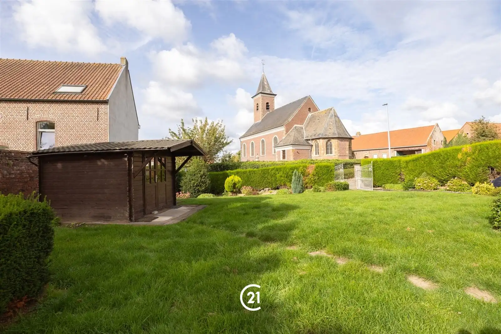 Villa met tuin en garage op 10are60 foto 23
