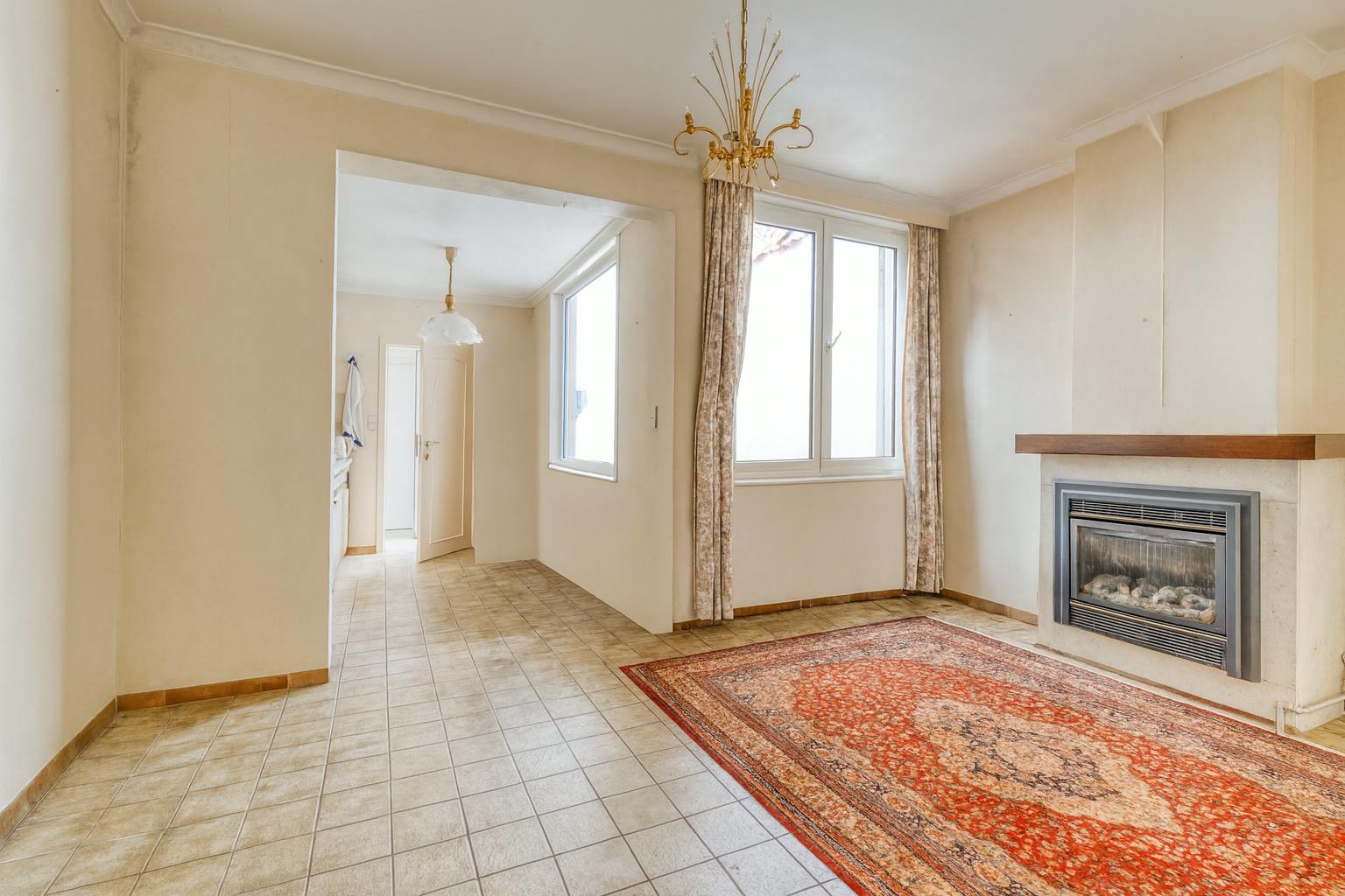 Rijwoning met 3 slaapkamers en terras te koop in centrum Brugge foto 2