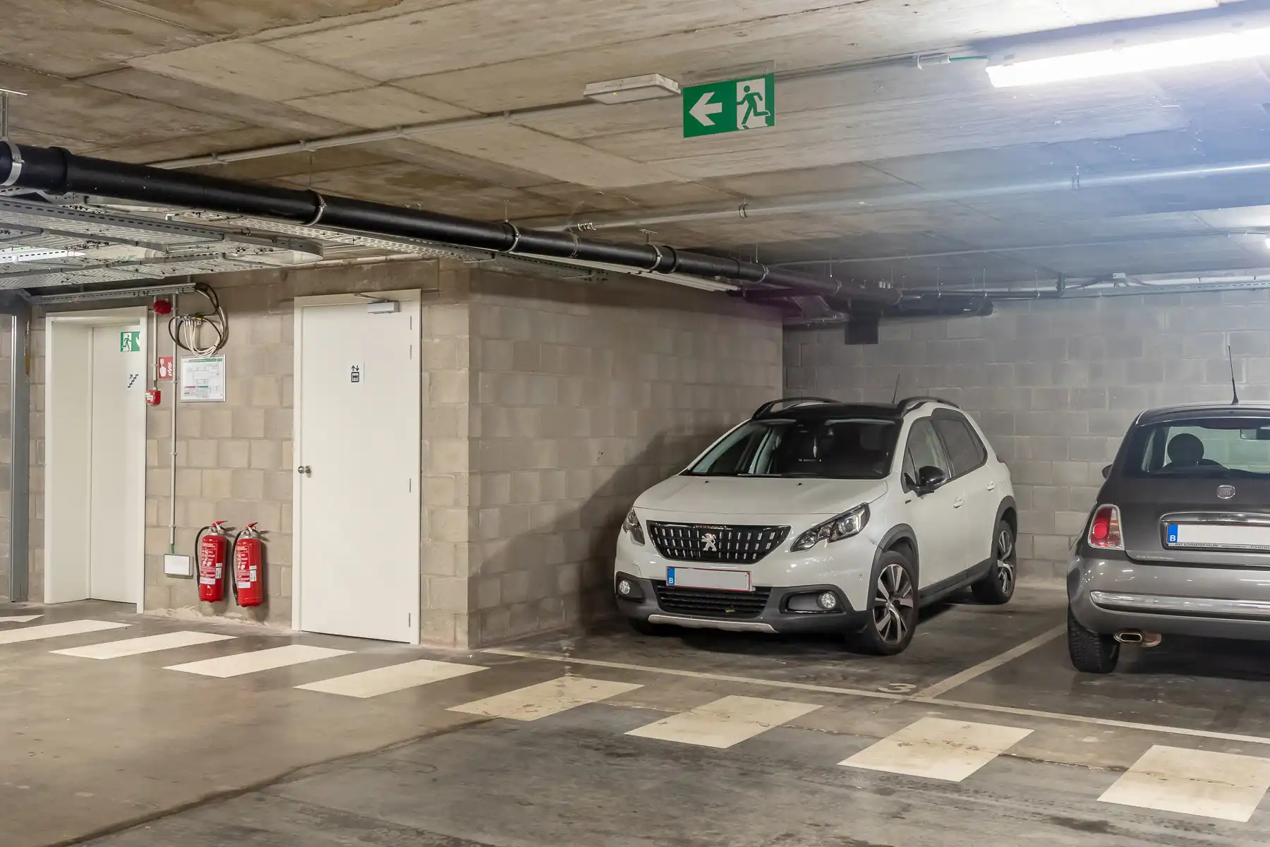 Recent 1-slaapkamer appartement, terras en autostaanplaats foto 23