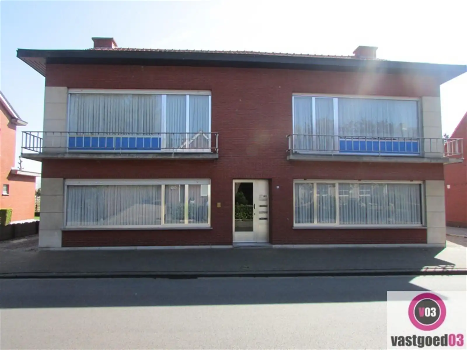 Gelijkvloers appartement met garage en terras. foto 18