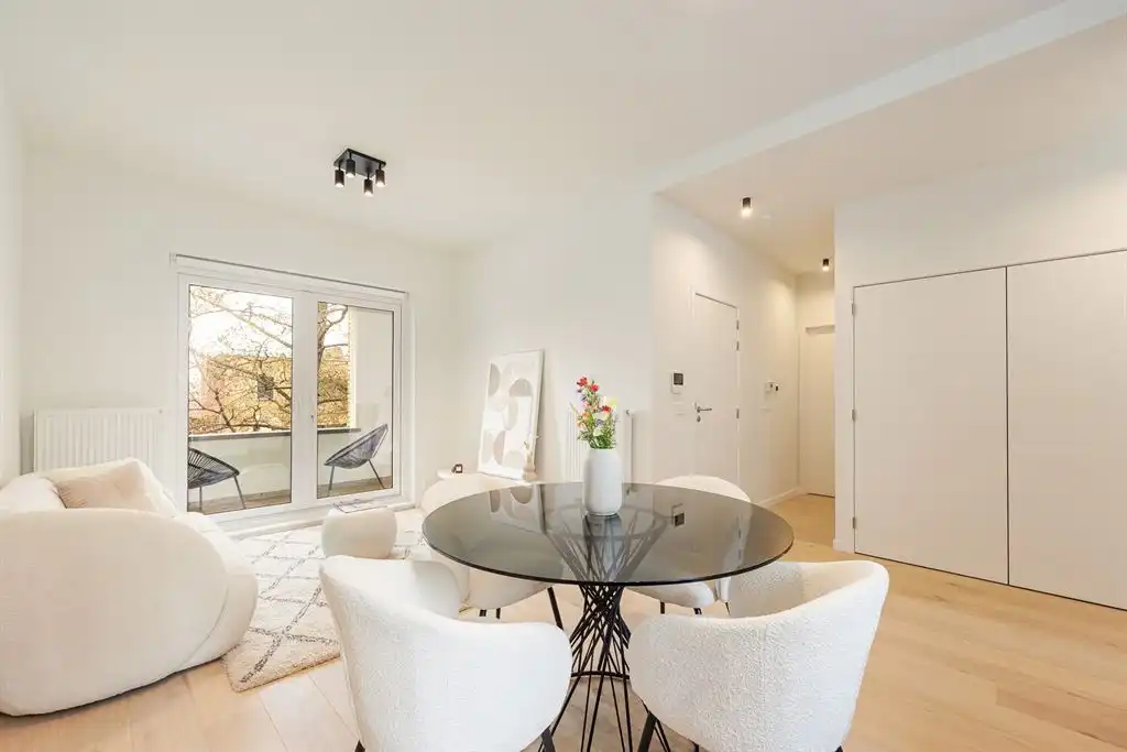 Stijlvol gerenoveerd appartement foto 2