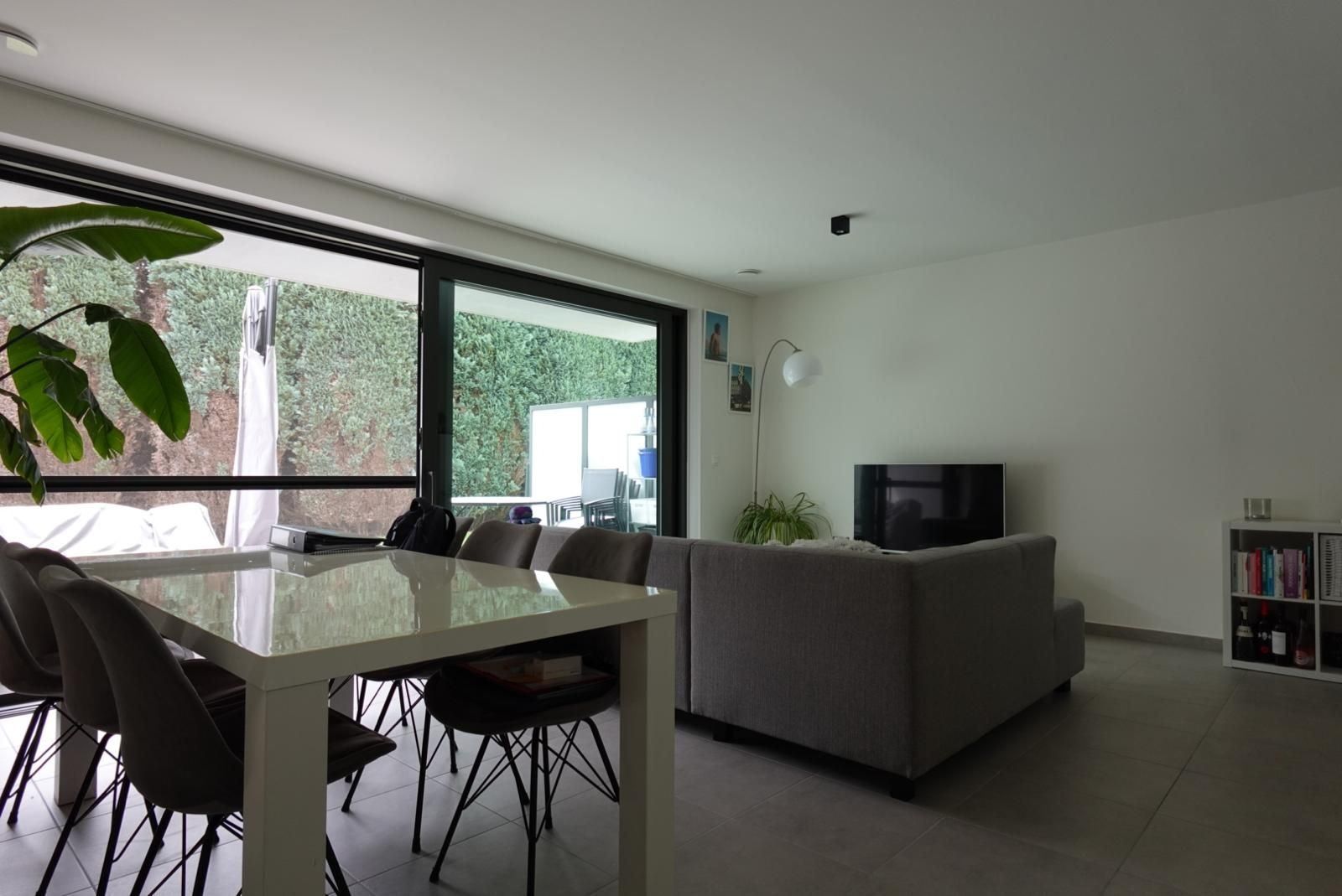 Appartement met 1 slaapkamer, terras en tuin foto {{pictureIndex}}