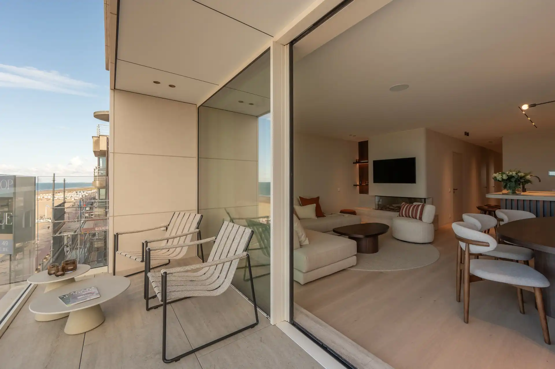 Exclusief nieuwbouwappartement met frontaal zeezicht en royale terrassen nabij het Alberplein foto 5