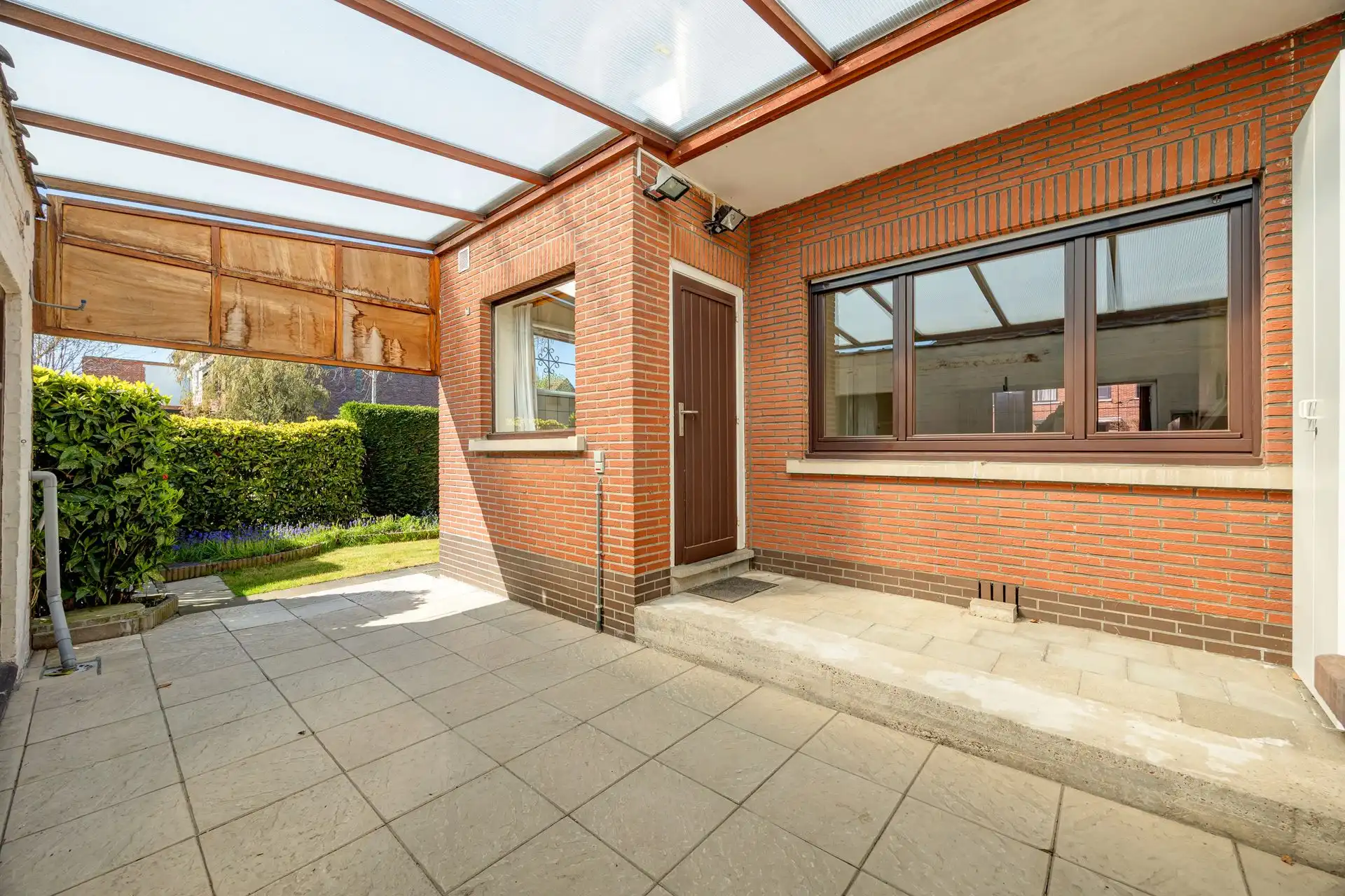 Ruime halfopen bebouwing met 5 slaapkamers, garage en zonnige tuin op toplocatie! foto 34