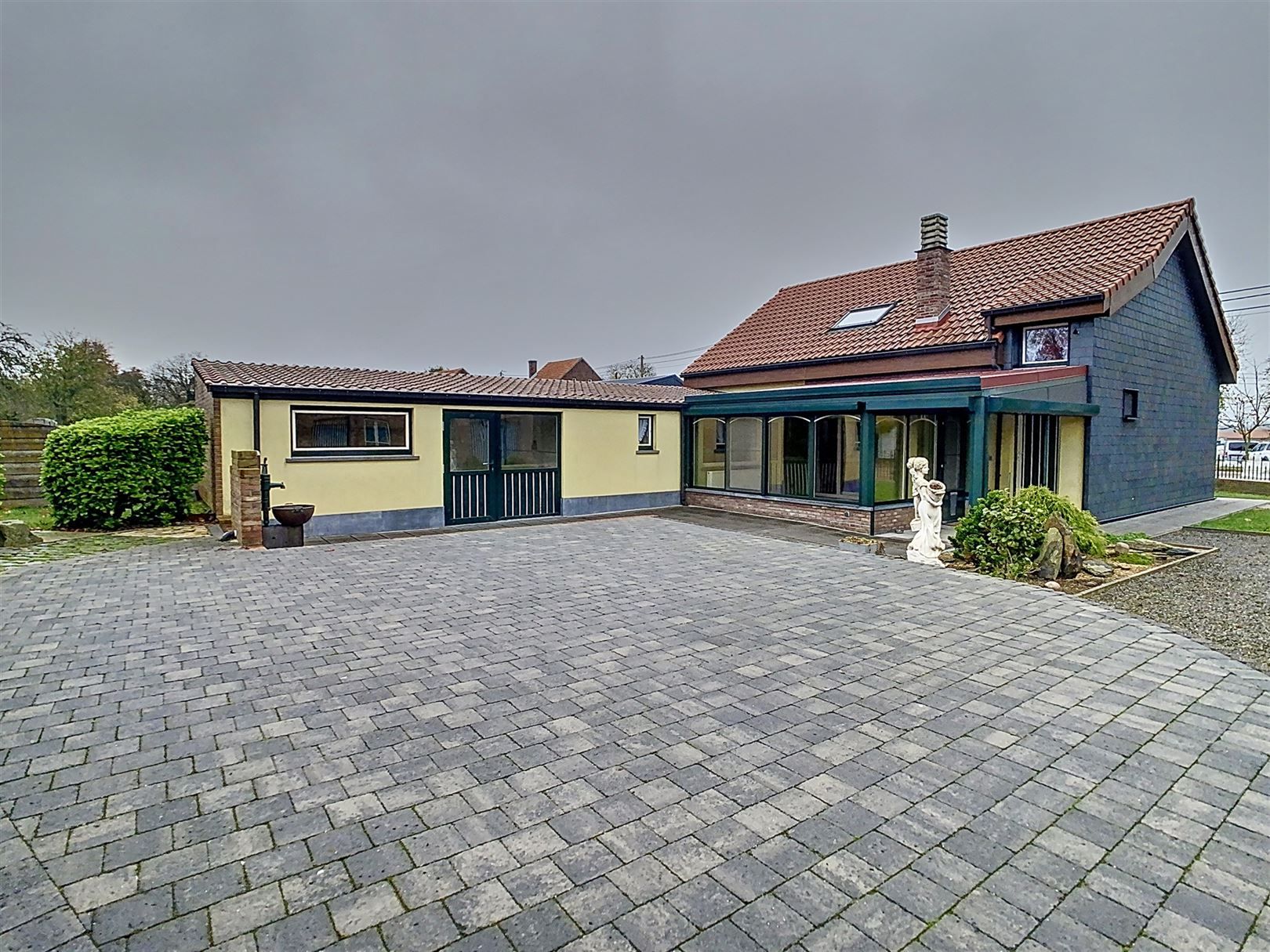 Mooie woning, 2/3 slpks, tuin,  bijgebouwen, 10a 94ca foto 7