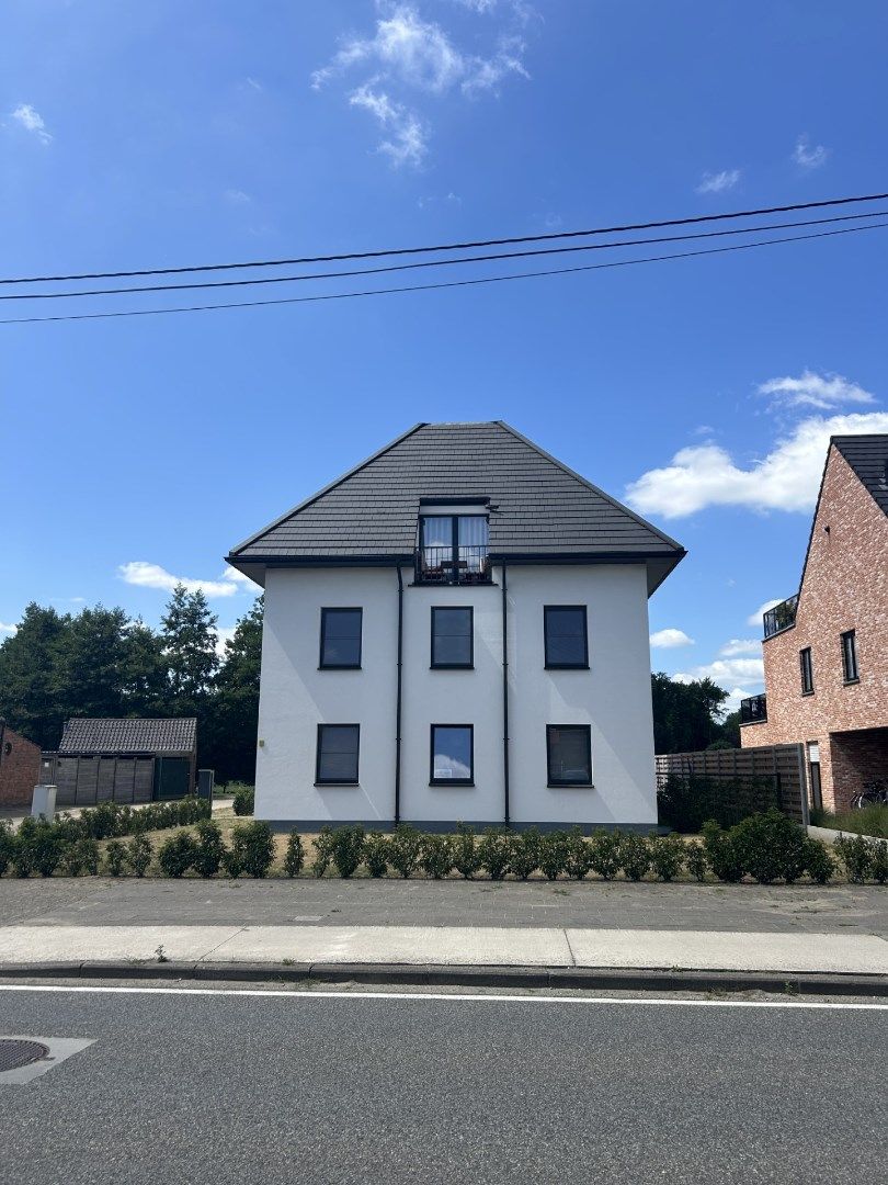 Recent, instapklaar appartement (75 m²) met 2 slaapkamers in vrijstaande, kleinschalige residentie + autostaanplaats foto {{pictureIndex}}