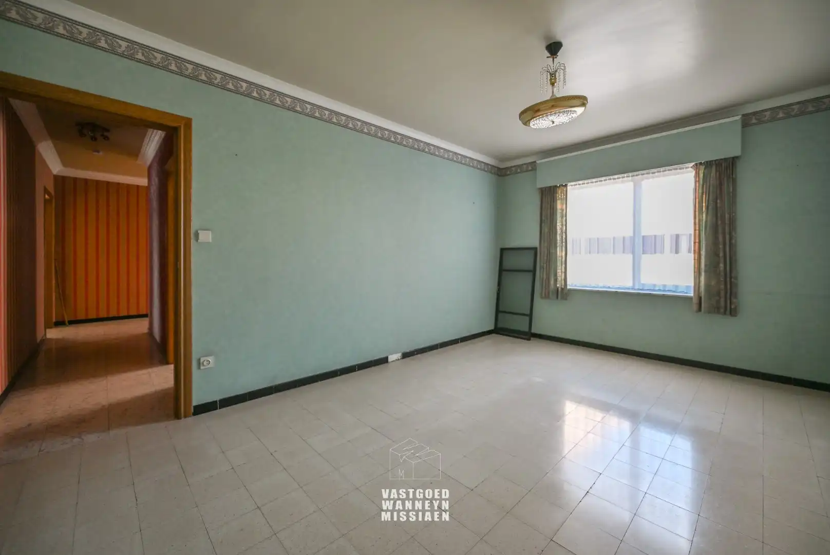 Te renoveren gelijkvloerse woning met  3slpk, garage, tuin op 1290m2 foto 15
