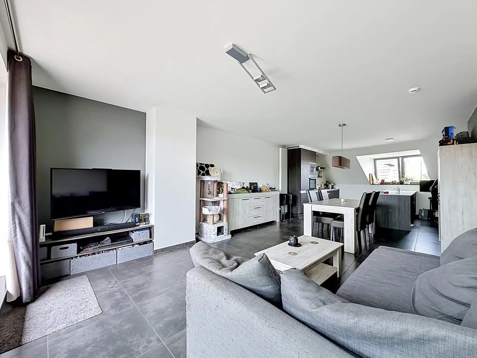 Prachtig duplexappartement met 2 SLPK, Terras & Staanplaats! foto 5