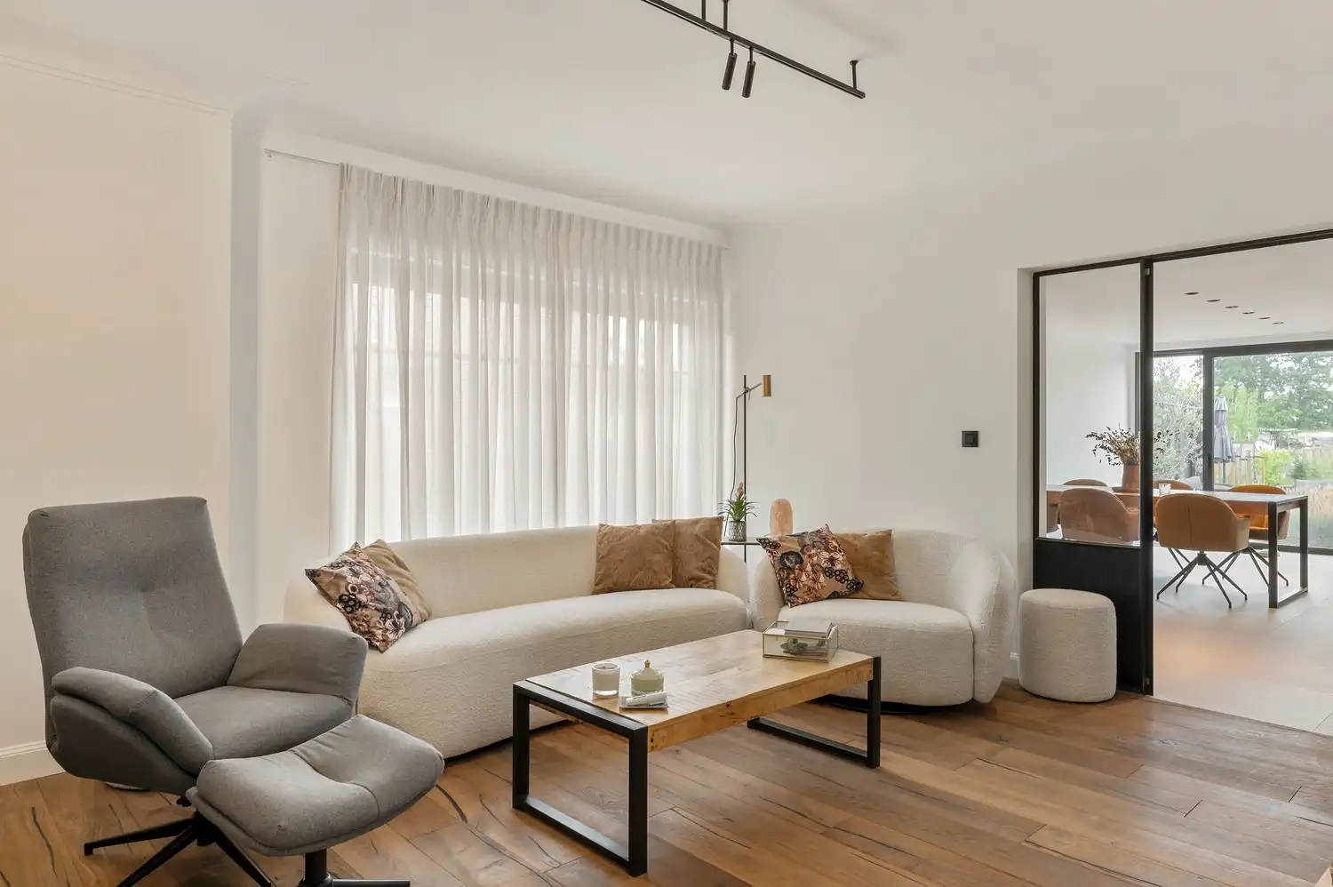 Instapklare gezinswoning met 4 slaapkamers op een perceel van 897 m² nabij het centrum van Itegem foto 5
