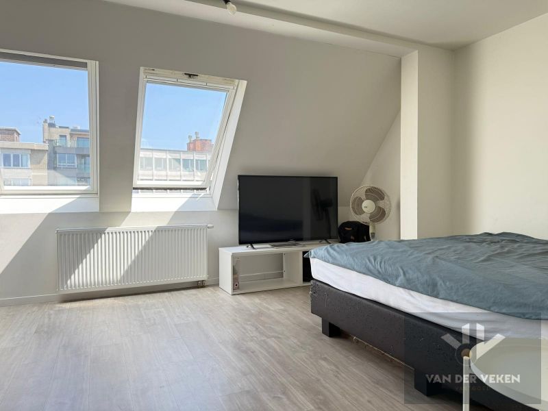Stijlvol duplexappartement met 2 SLPK in hartje Hasselt foto 7