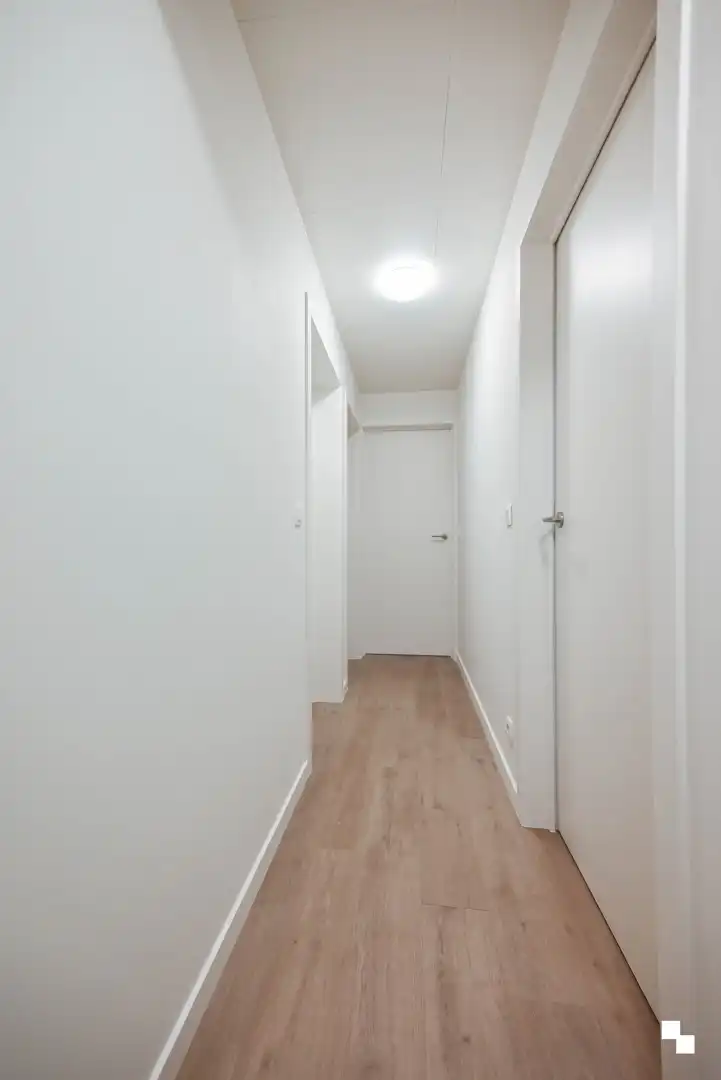 Gerenoveerde woning nabij centrum Izegem foto 10