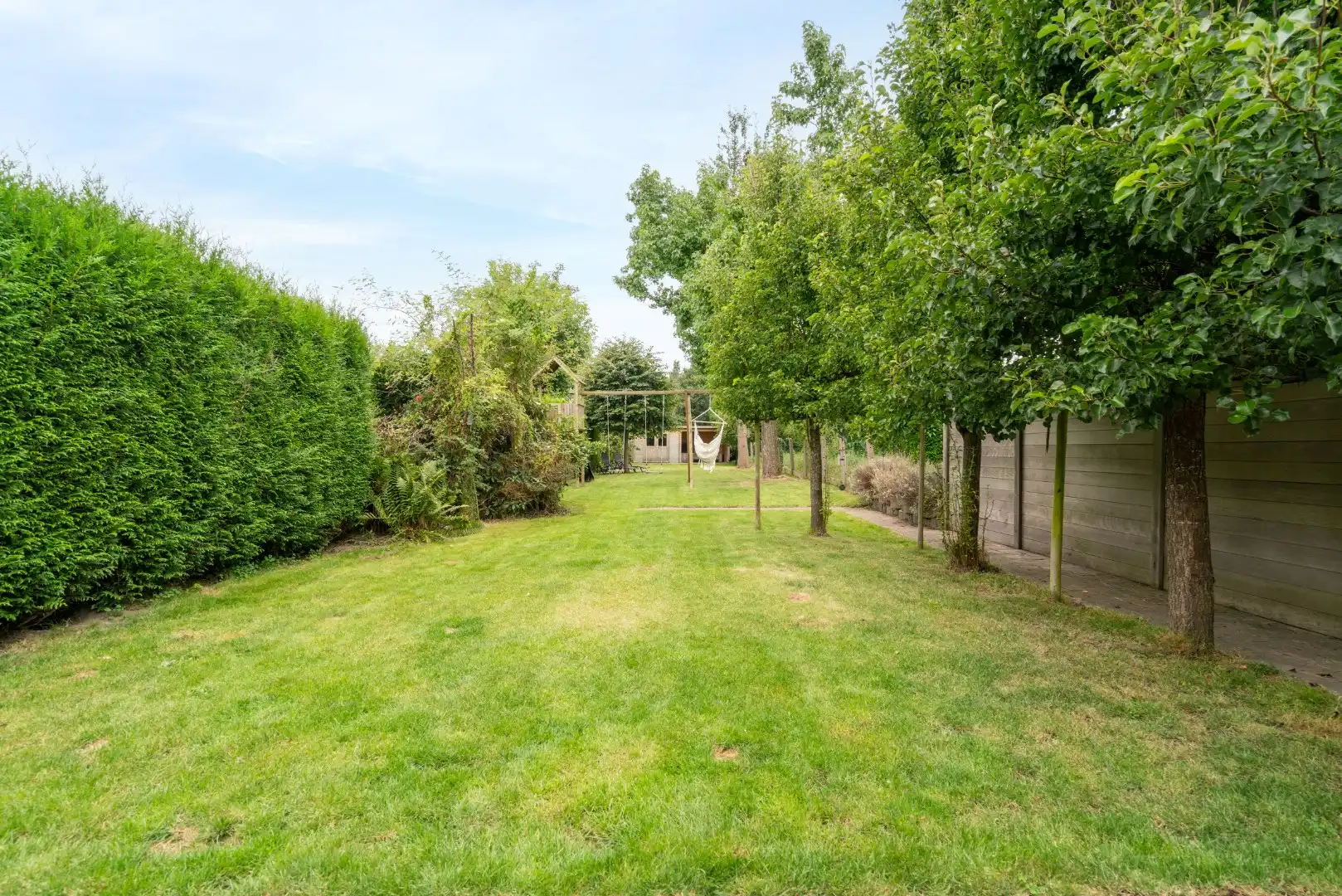 Instapklare woning met 3 slaapkamers en ruime tuin - MERE foto 10