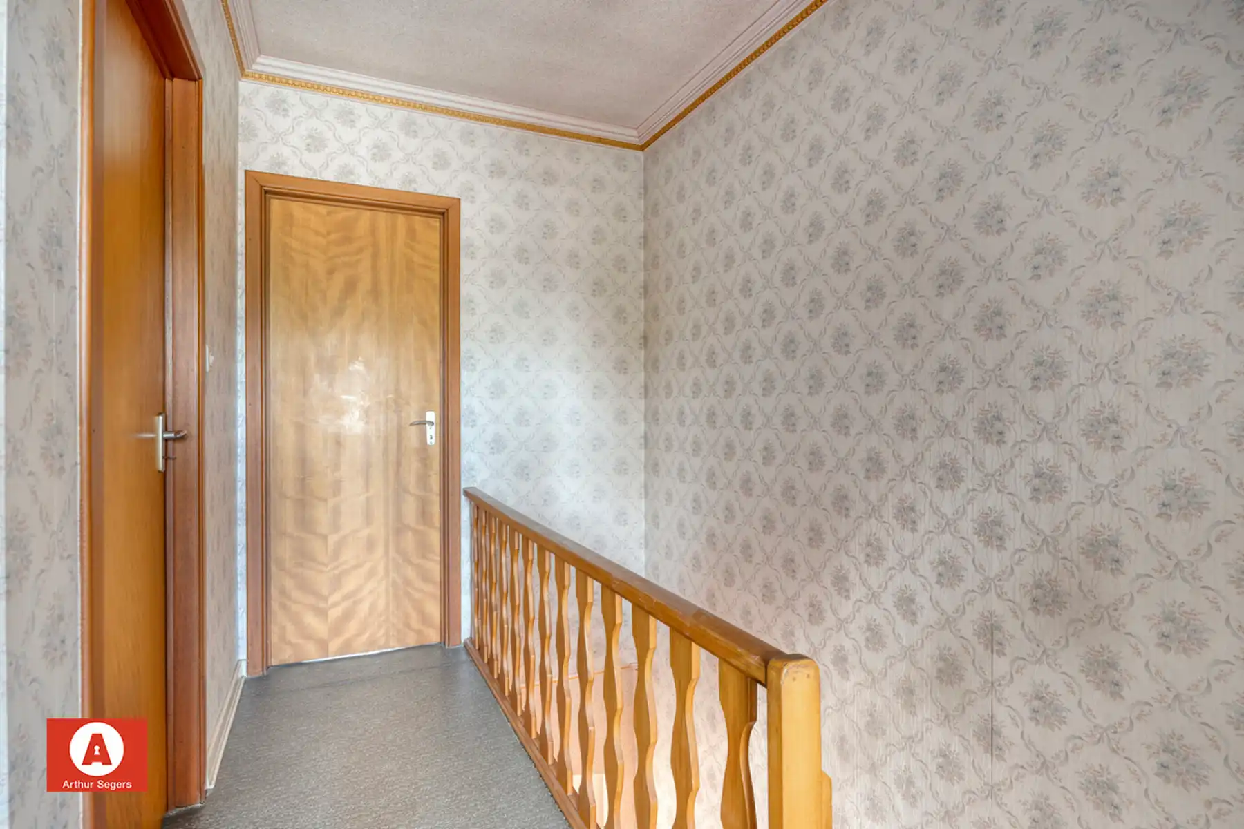 Solide te renoveren burgerwoning mét doorgang in Opstal foto 12