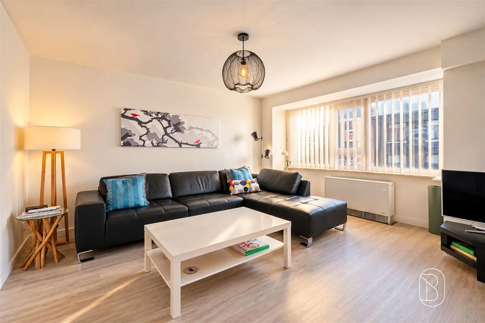 Verzorgd appartement met 2 slk & garage in centrum Kortrijk! foto 4