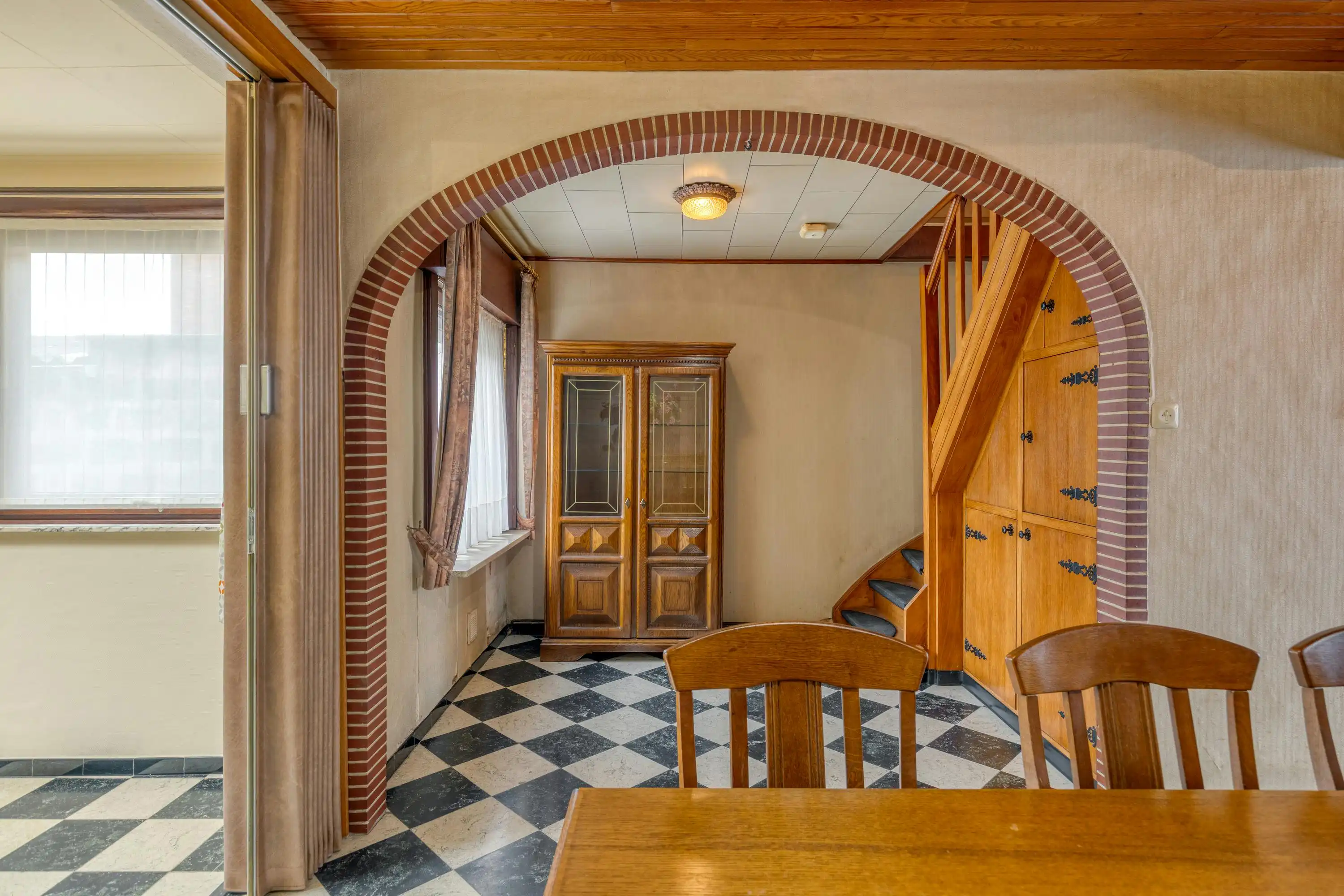 Huis te koop in Woesten met 3 kamers, garage en tuin foto 8