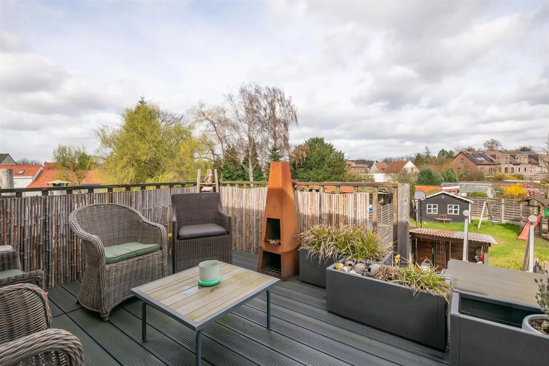 Veelzijdig commercieel pand met ruime woonst, terras en tuin foto 14
