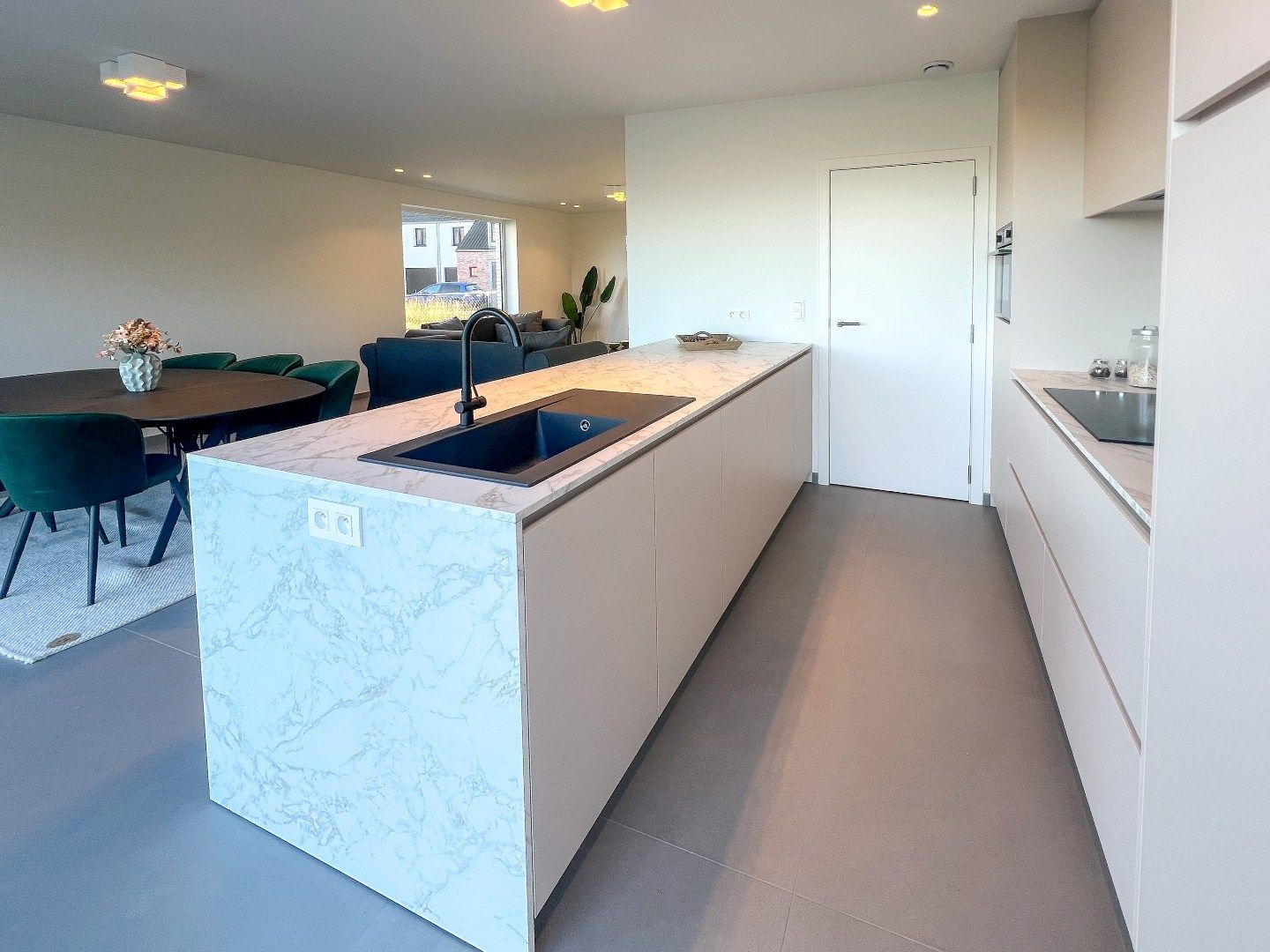 KIJKDAG ZATERDAG 7/2/2026 14u tot 16u - Moderne halfopen nieuwbouwwoning op 537 m² met landelijk verzicht op topligging te Torhout foto 6