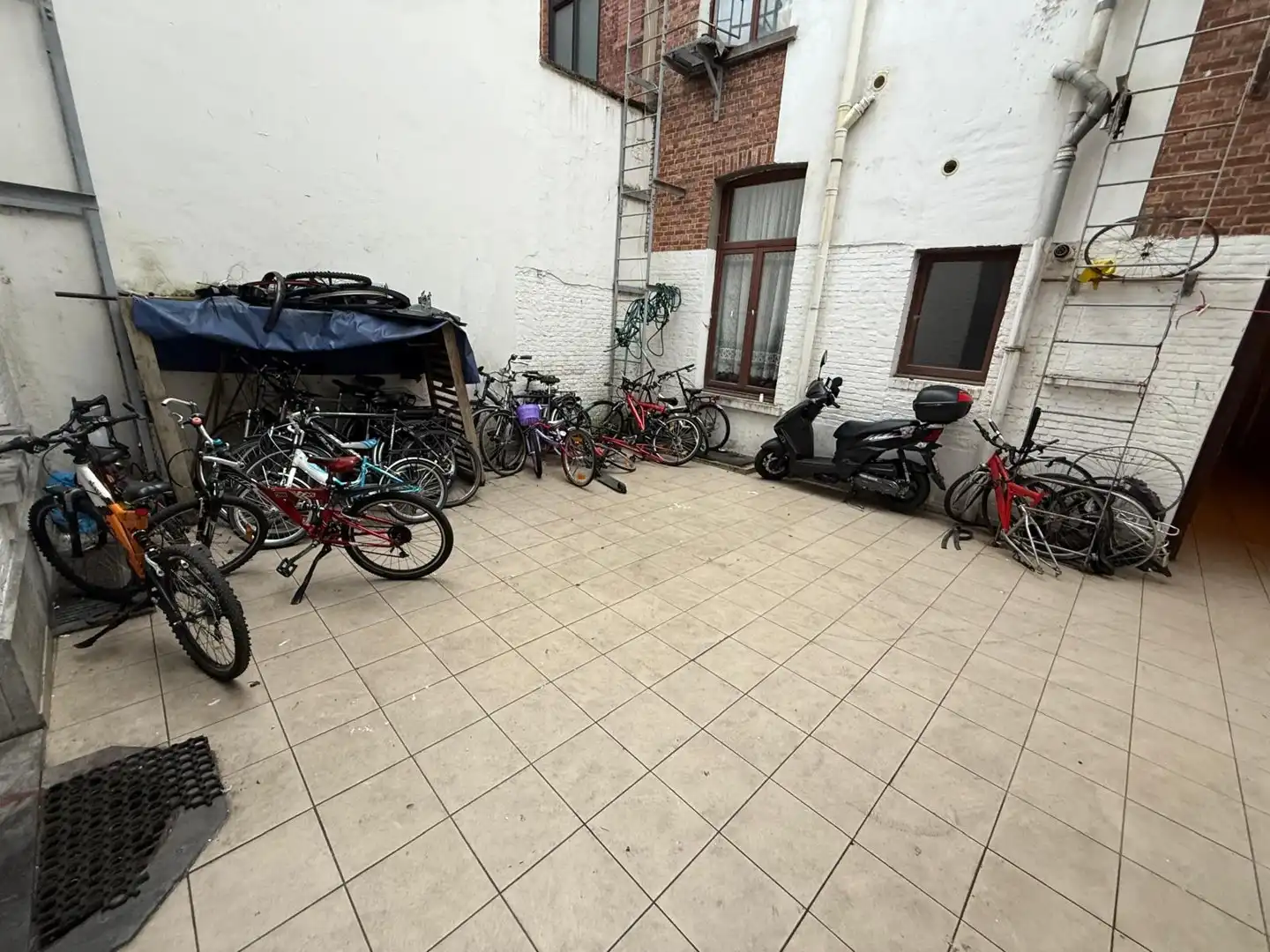 OPBRENGSTEIGENDOM - VERGUND 13 STUDIO'S foto 3