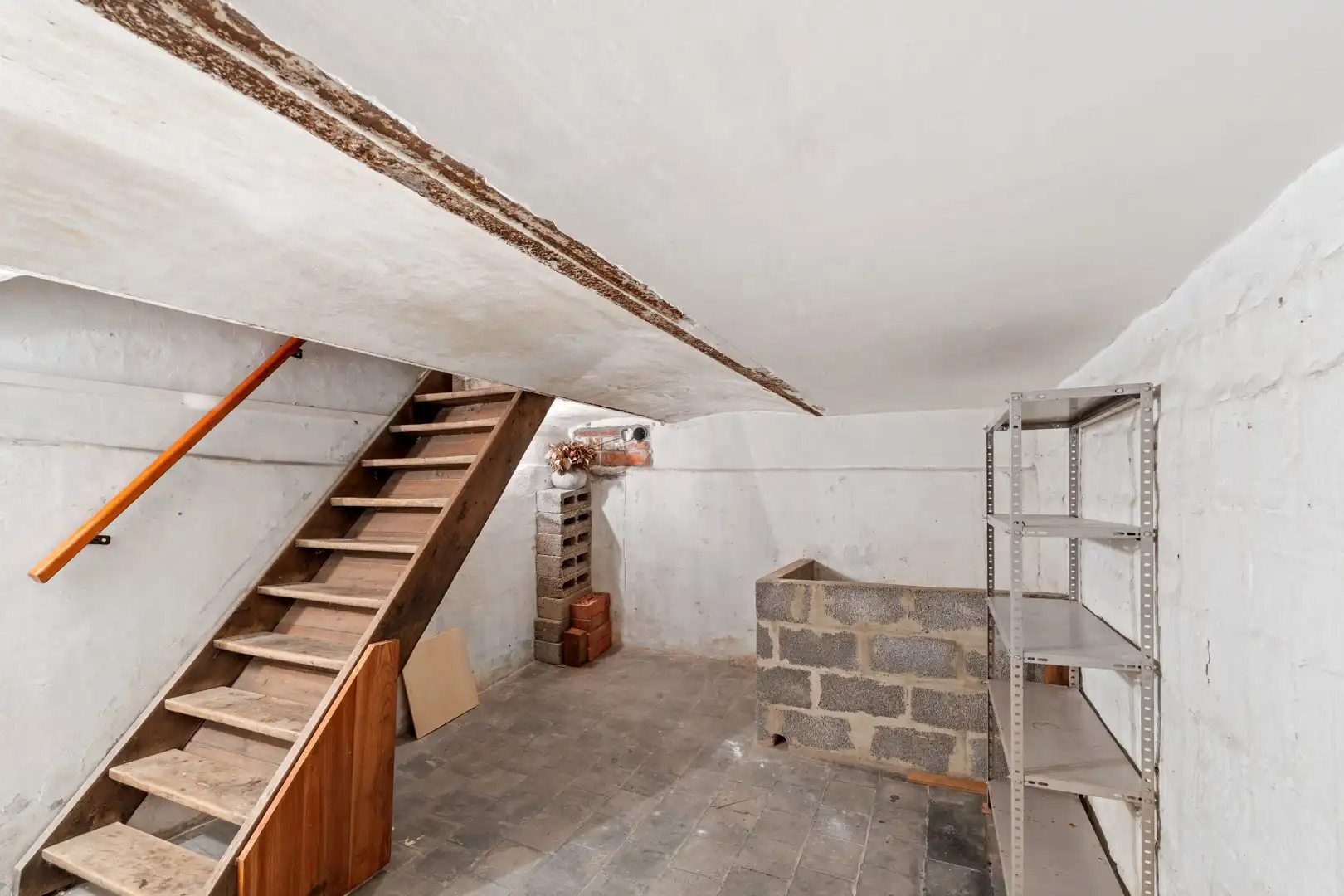 Halfopen woning met tuin en 3 slaapkamers foto 16