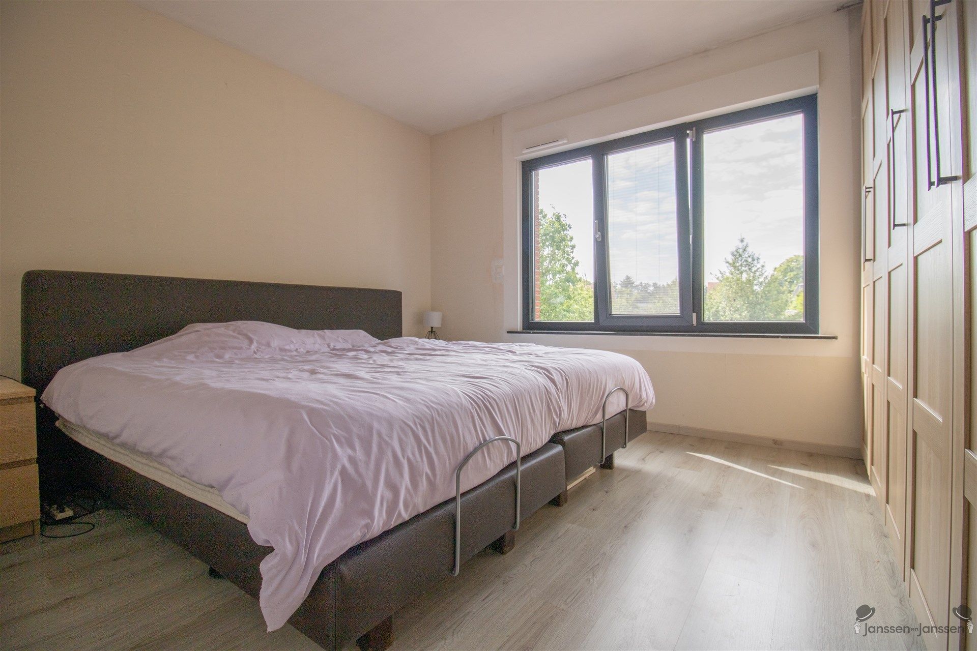 Verder af te werken, deels gerenoveerde vrijstaande woning met 3 slaapkamers op 632 m² foto 9
