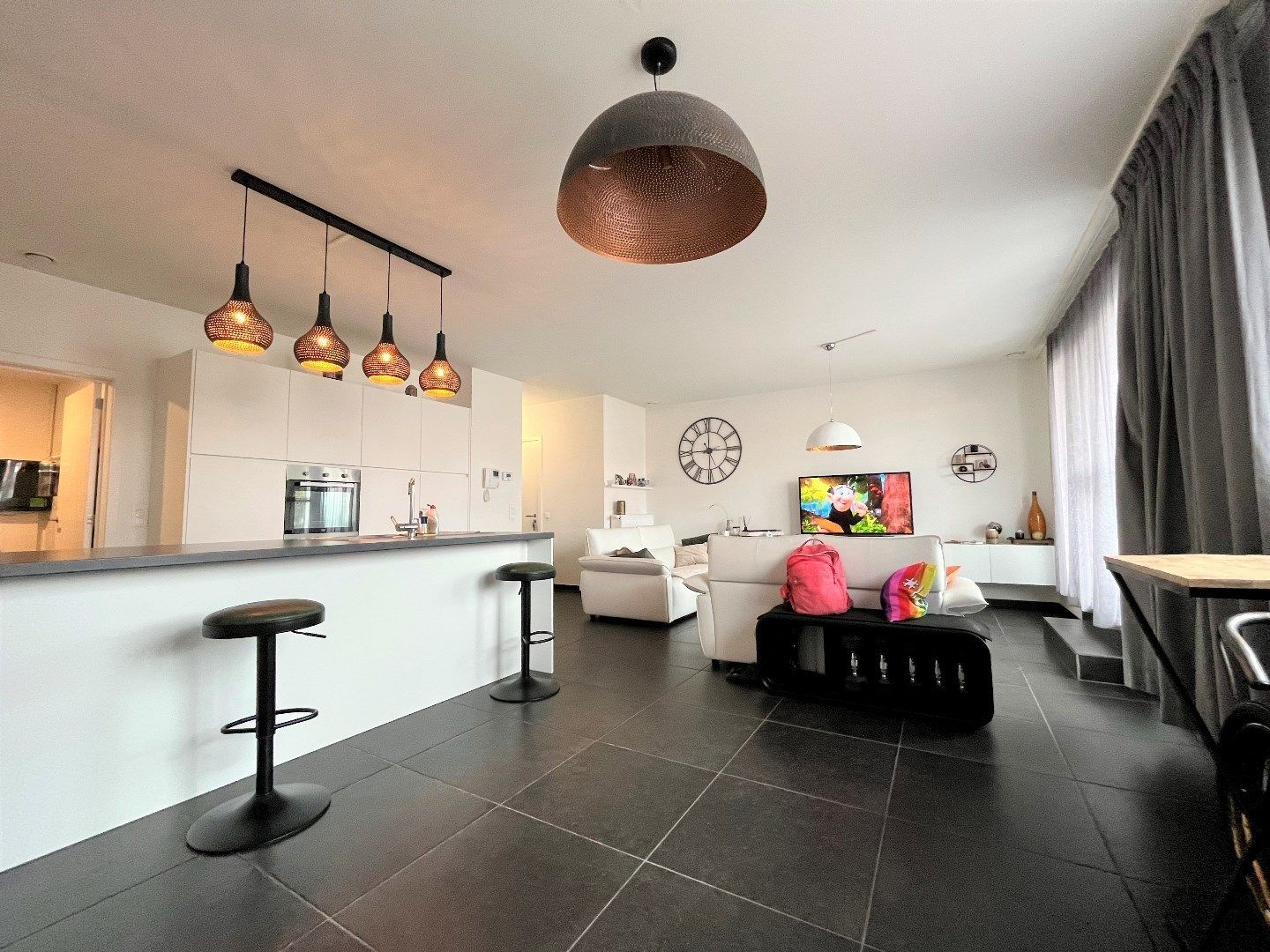 Comfortabel appartement met terras en garage foto 4