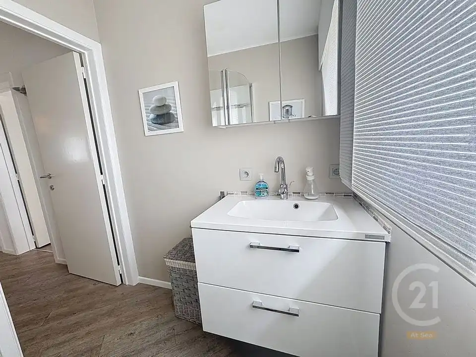 Prachtig 2-slaapkamerappartement inclusief parkeerplaats met uniek zicht op de mini-golf foto 17