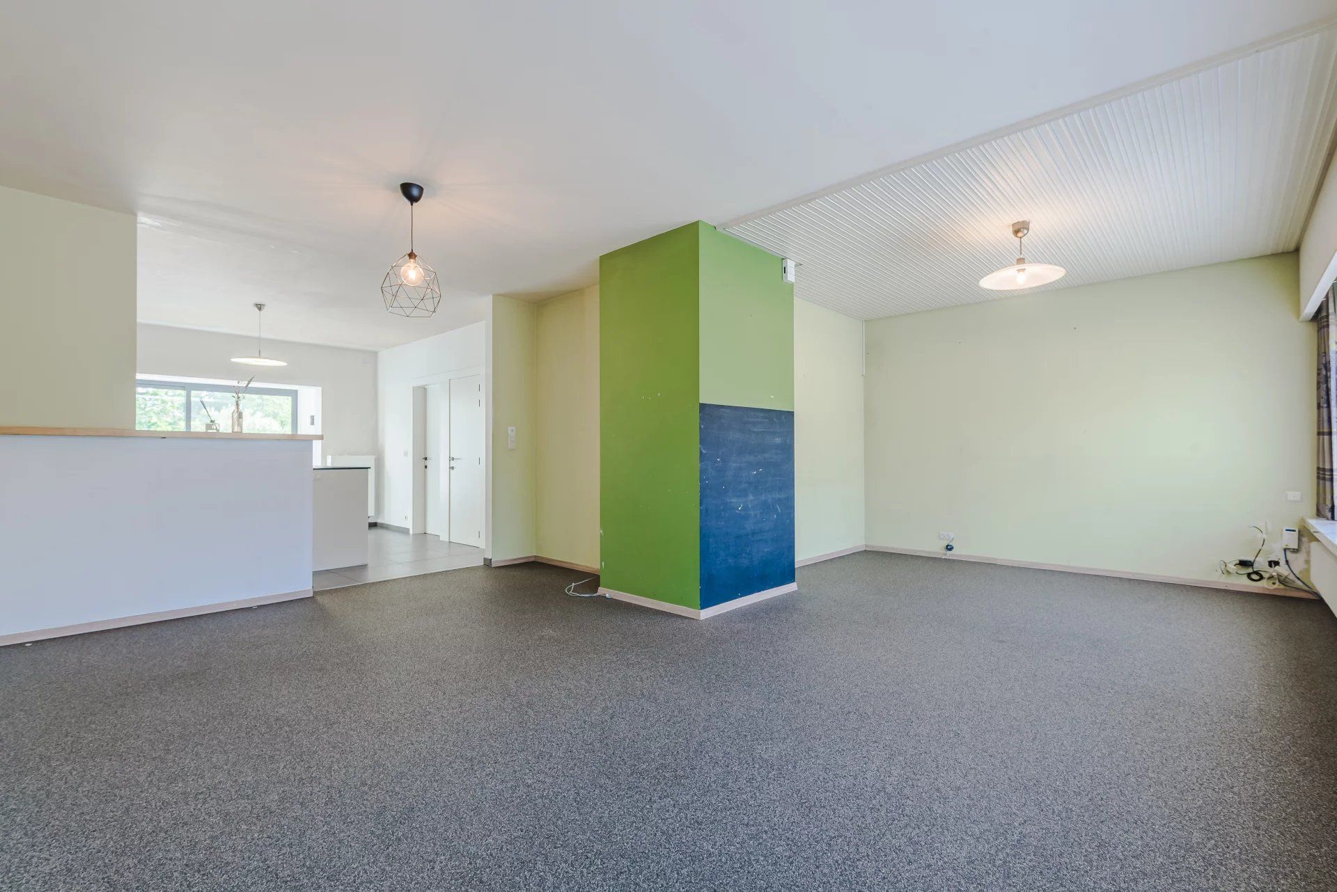 Moderne instapklare woning met 3 slaapkamers op mooi perceel. foto 8