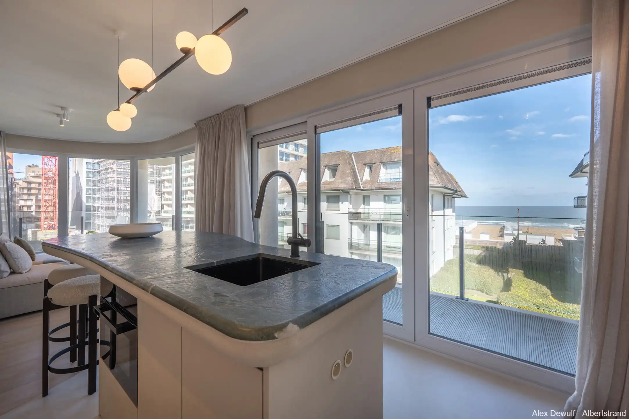 Ruim appartement met zeezicht en zonnig terras op de Kustlaan. foto 27