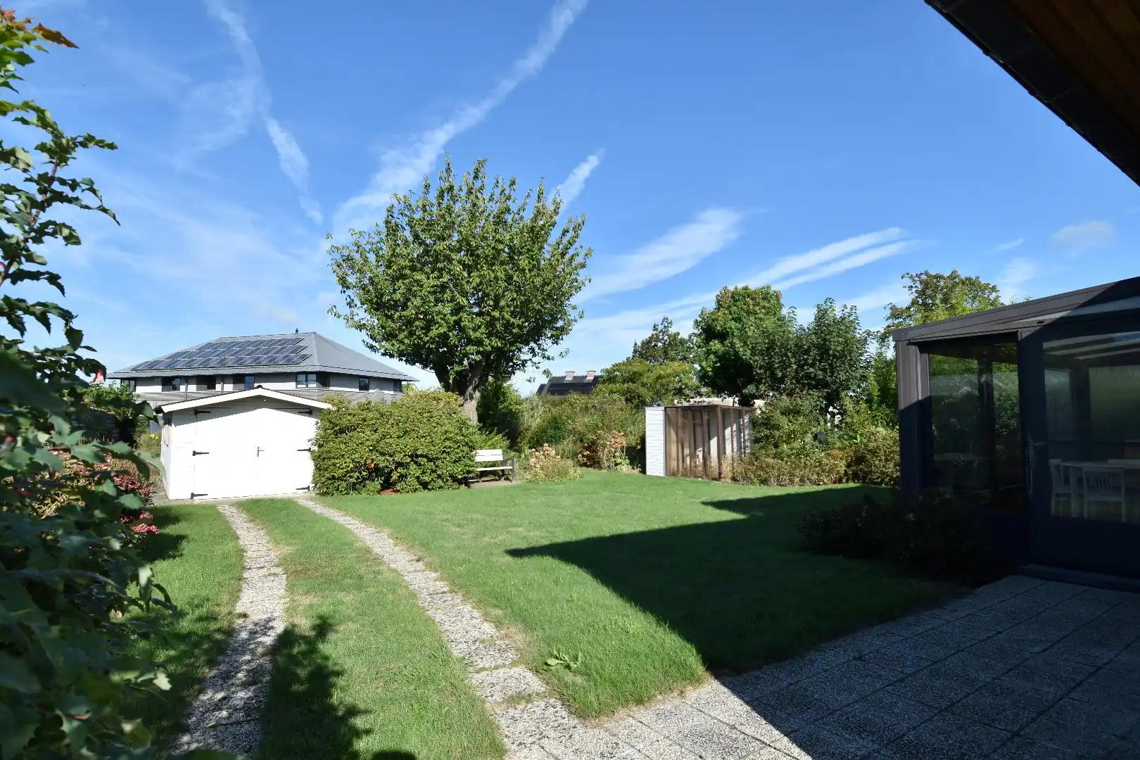 Vrijstaande woning met 3 slaapkamers en 2 garages te koop op een perceel van 1087 m² in Wevelgem foto 14