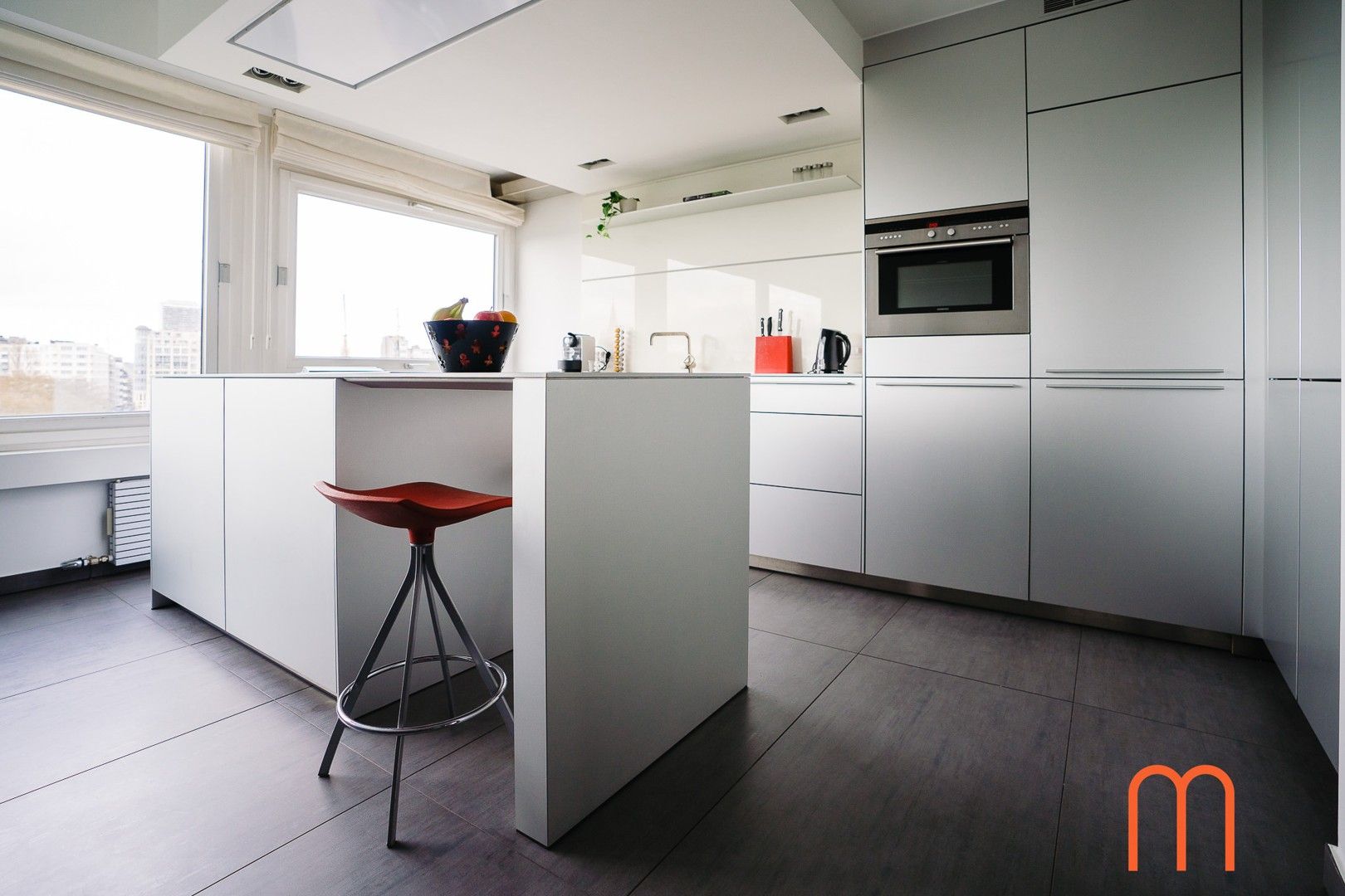 Heel mooi, volledig gemeubeld appartement met uniek zicht op de jachthaven. foto 4