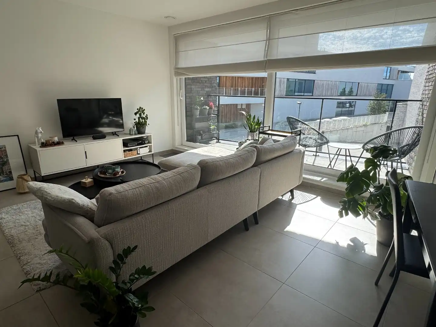 Te Koop: Instapklaar, recent appartement met parkeerplaats op topligging in centrum Waregem!  foto 5