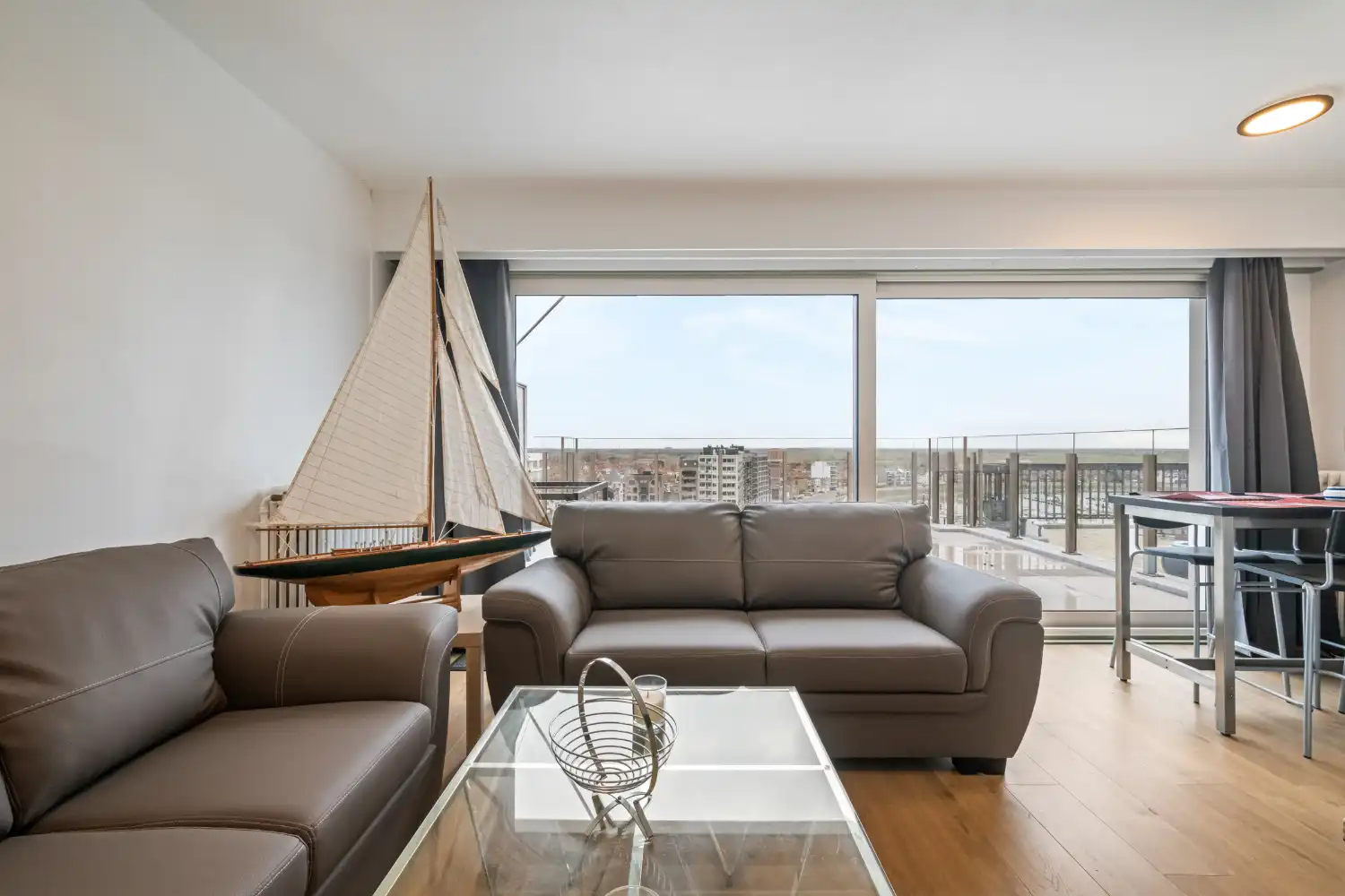 Instapklaar 1-slaapkamer appartement met prachtig zicht op de jachthaven foto {{pictureIndex}}