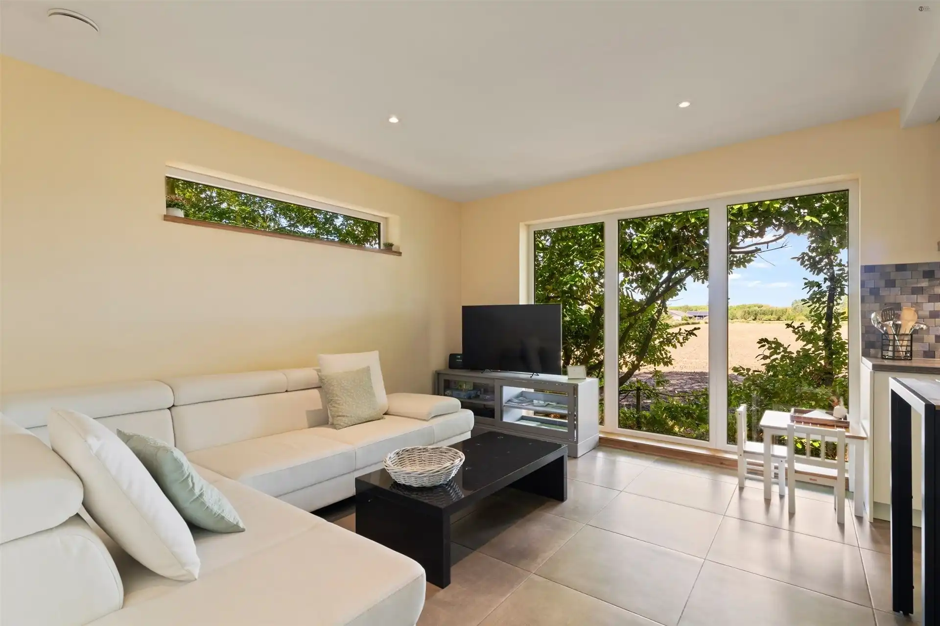 Fantastisch gelegen nieuwbouwchalet foto {{pictureIndex}}