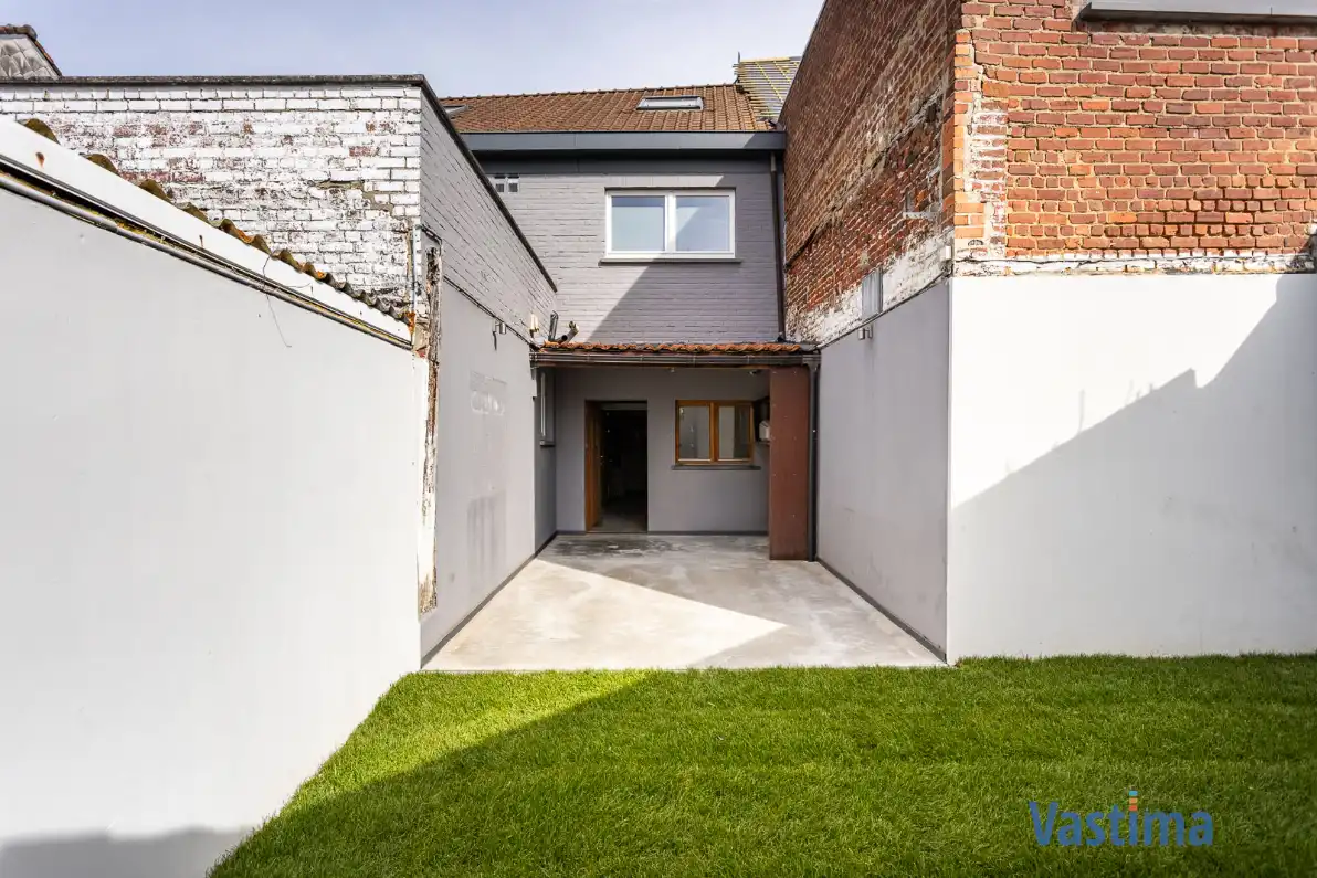 Charmante huurwoning met 2-3 slaapkamers, buitenruimte en garage foto 17