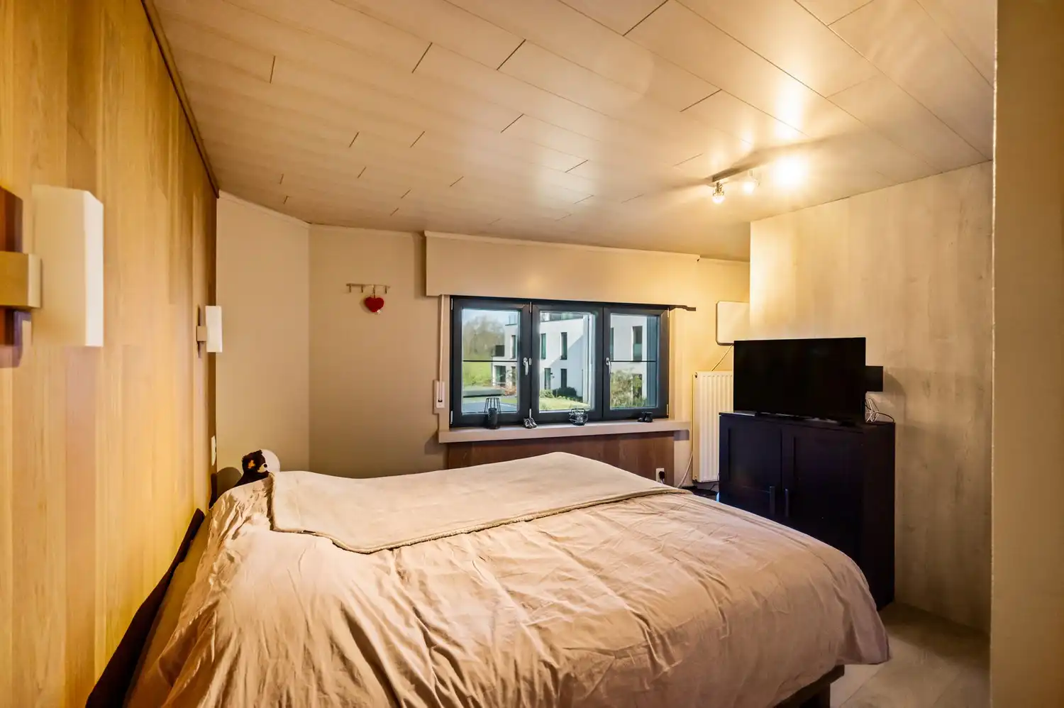 Woning met 2 slpkrs en bijgebouw met veel potentieel foto 23